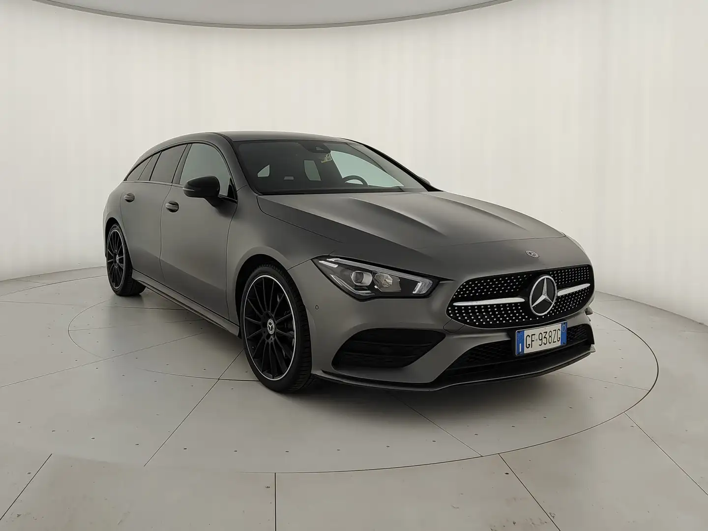 Mercedes-Benz CLA 220 D Shooting Brake d Night edition auto AMG-line Grau - 1