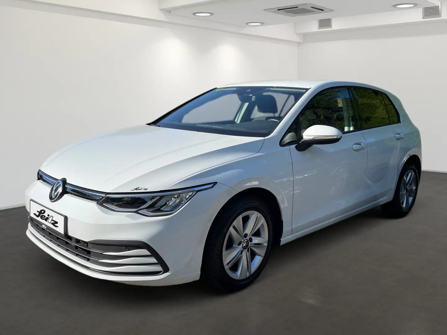 Volkswagen Golf VIII 1.5 TSI Life *LED*NAVI*PARKSENSOR* Wit - 2