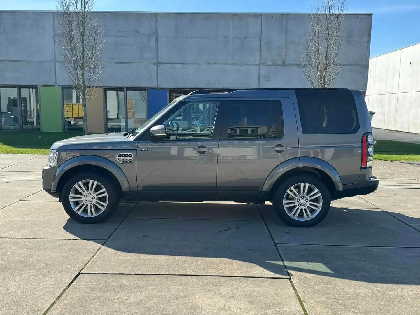 Land Rover Discovery 3.0 SDV6 HSE Grijs - 2