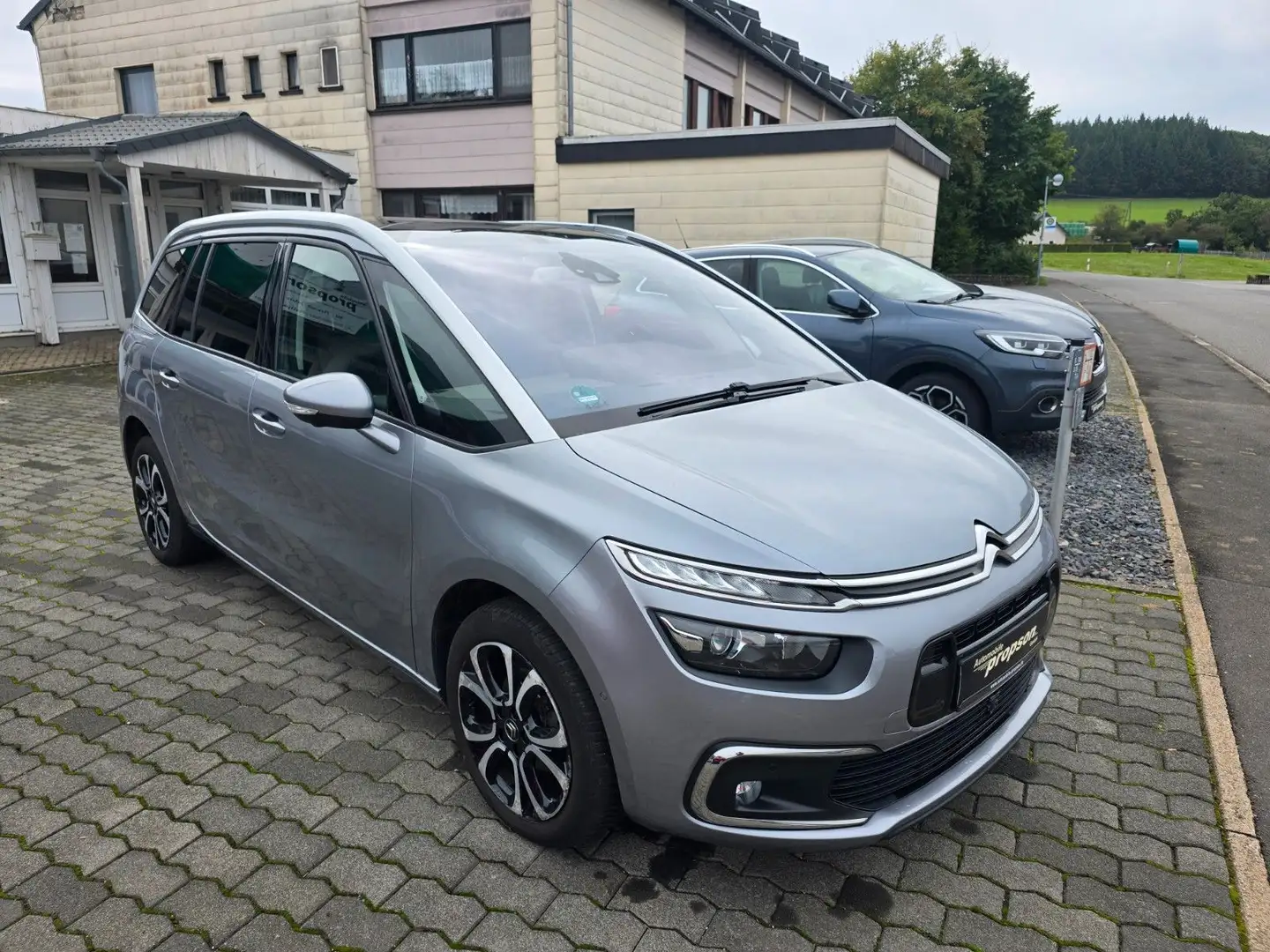 Citroen Grand C4 Picasso 7-S. NAVI PANO Gris - 2