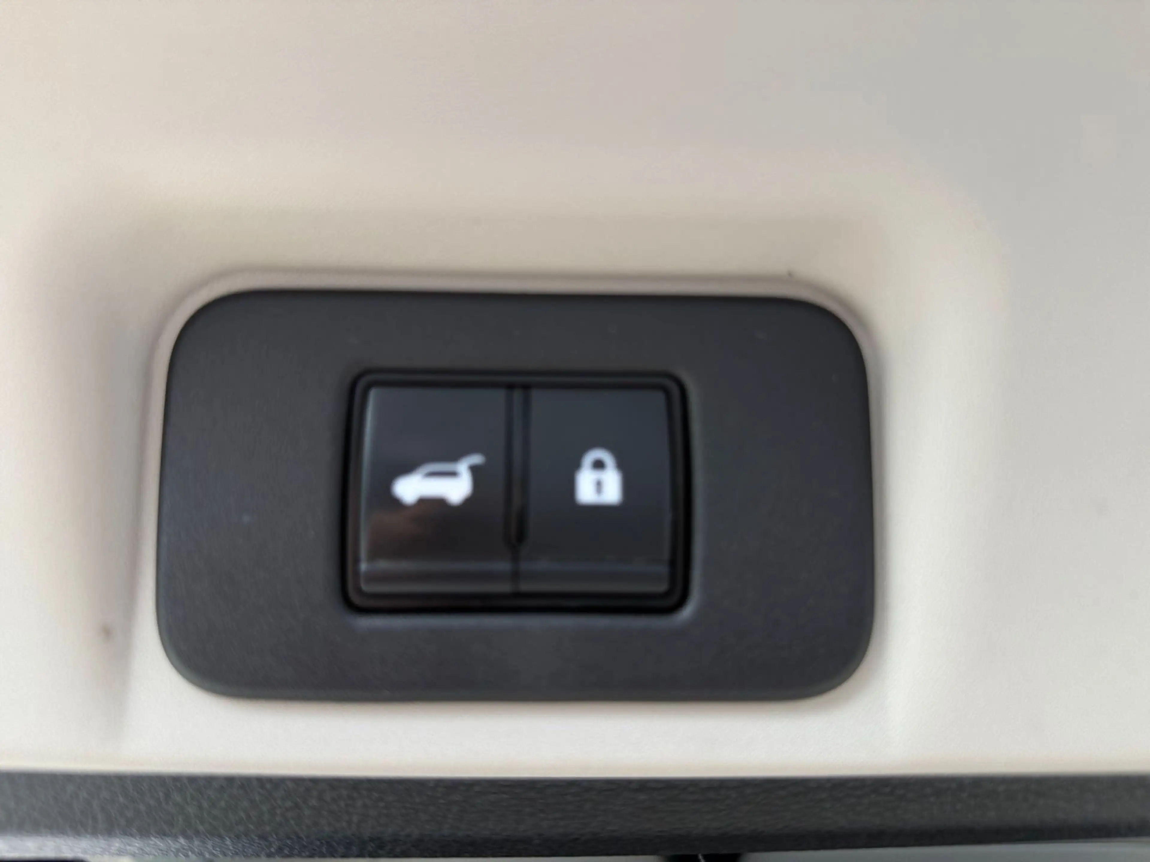 Nissan Ariya Evolve Pack, BOSE, SHD, Kamera 360°, VOLL — photo 14