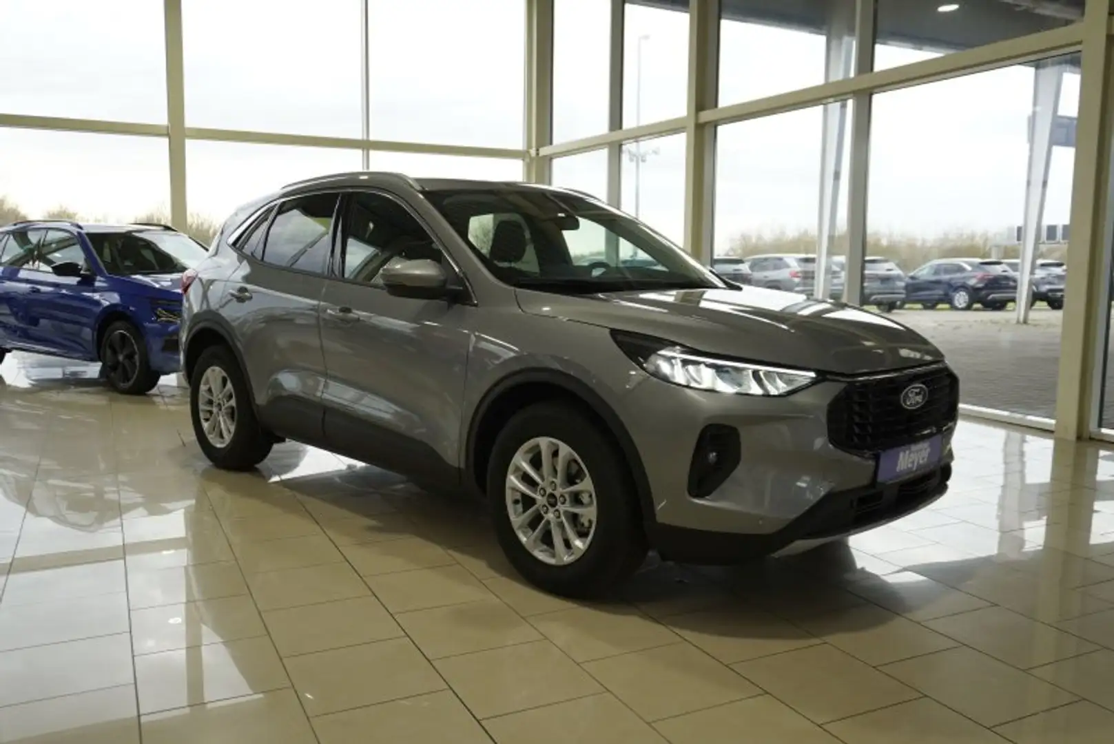 Ford Kuga 1,5 186PS Aut.Kamera/LED/Navi/Winterp.       ** Stříbrná - 2