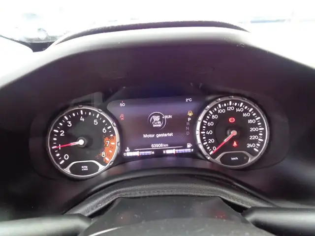 Jeep Renegade view 11