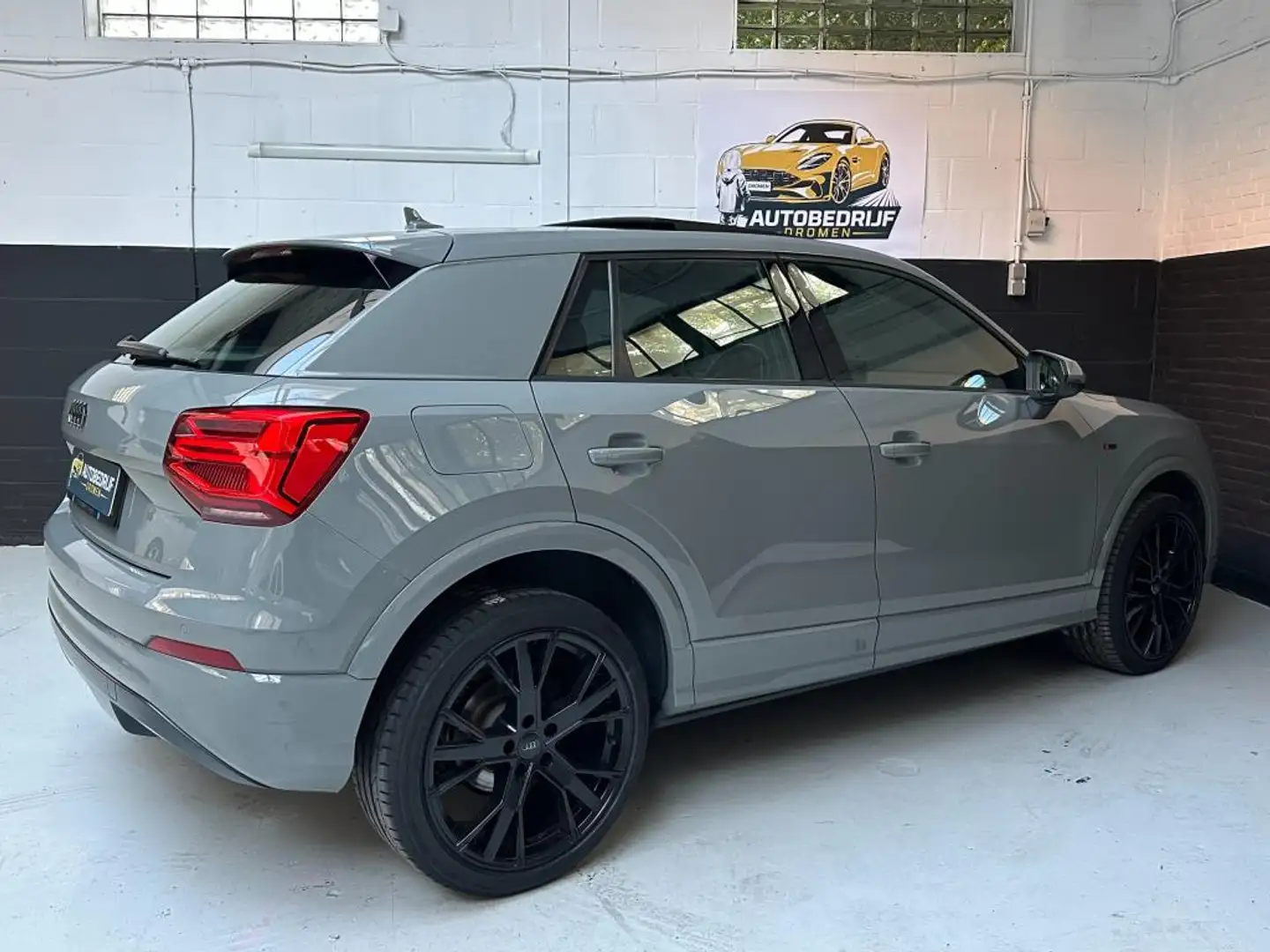 Audi Q2 1.4 TFSI CoD #limited | Nardo | Pano | LED Gris - 2
