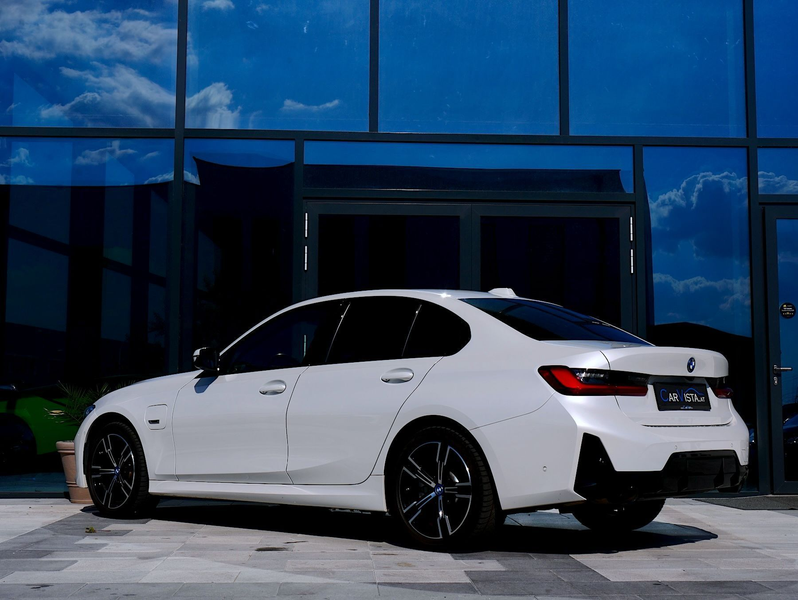 BMW 320 e M-Sport *Parkassistent - Widescreen* — photo 7
