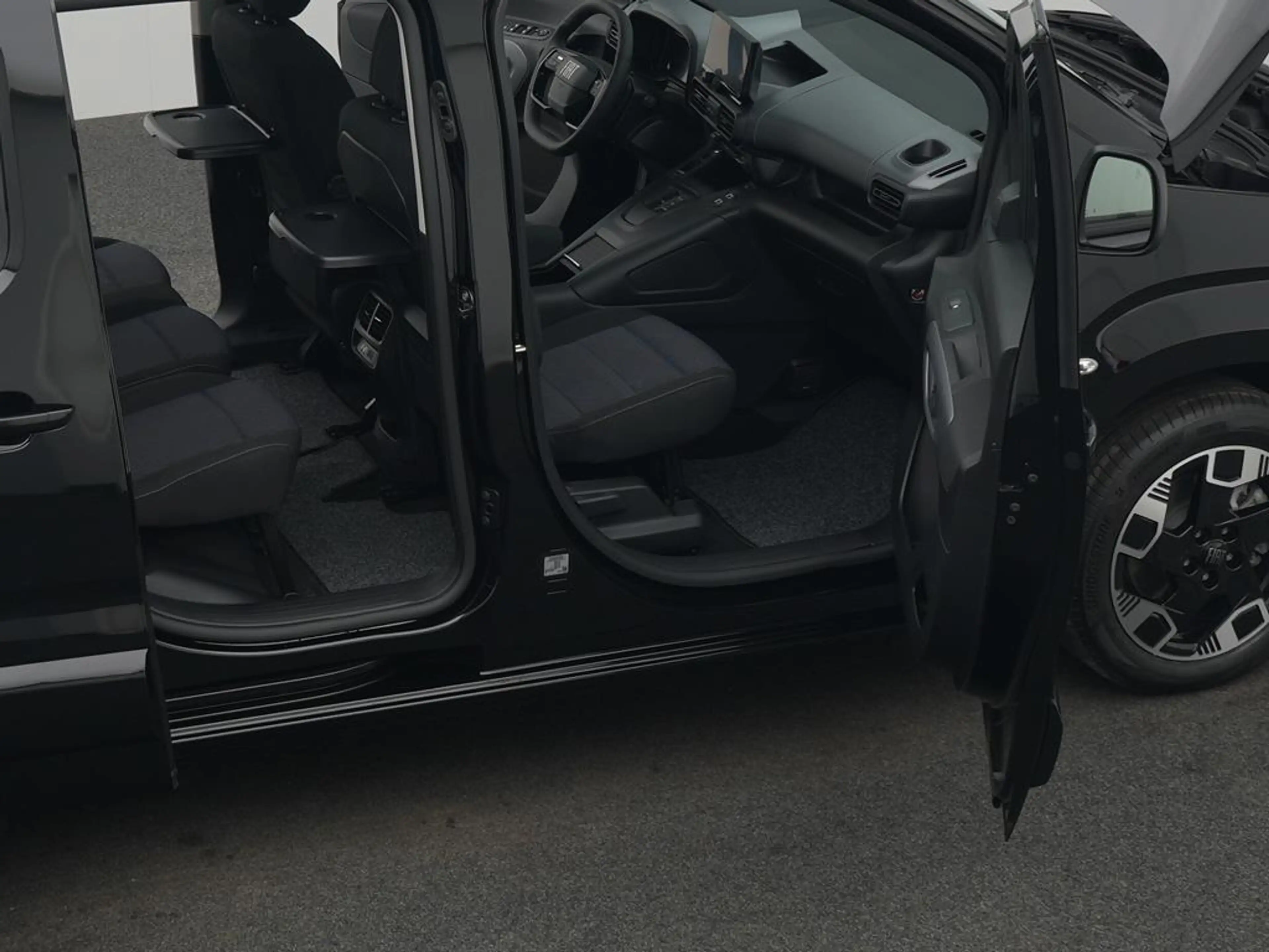 Fiat Qubo L 5-Sitzer 1.5 Diesel La Prima — photo 11