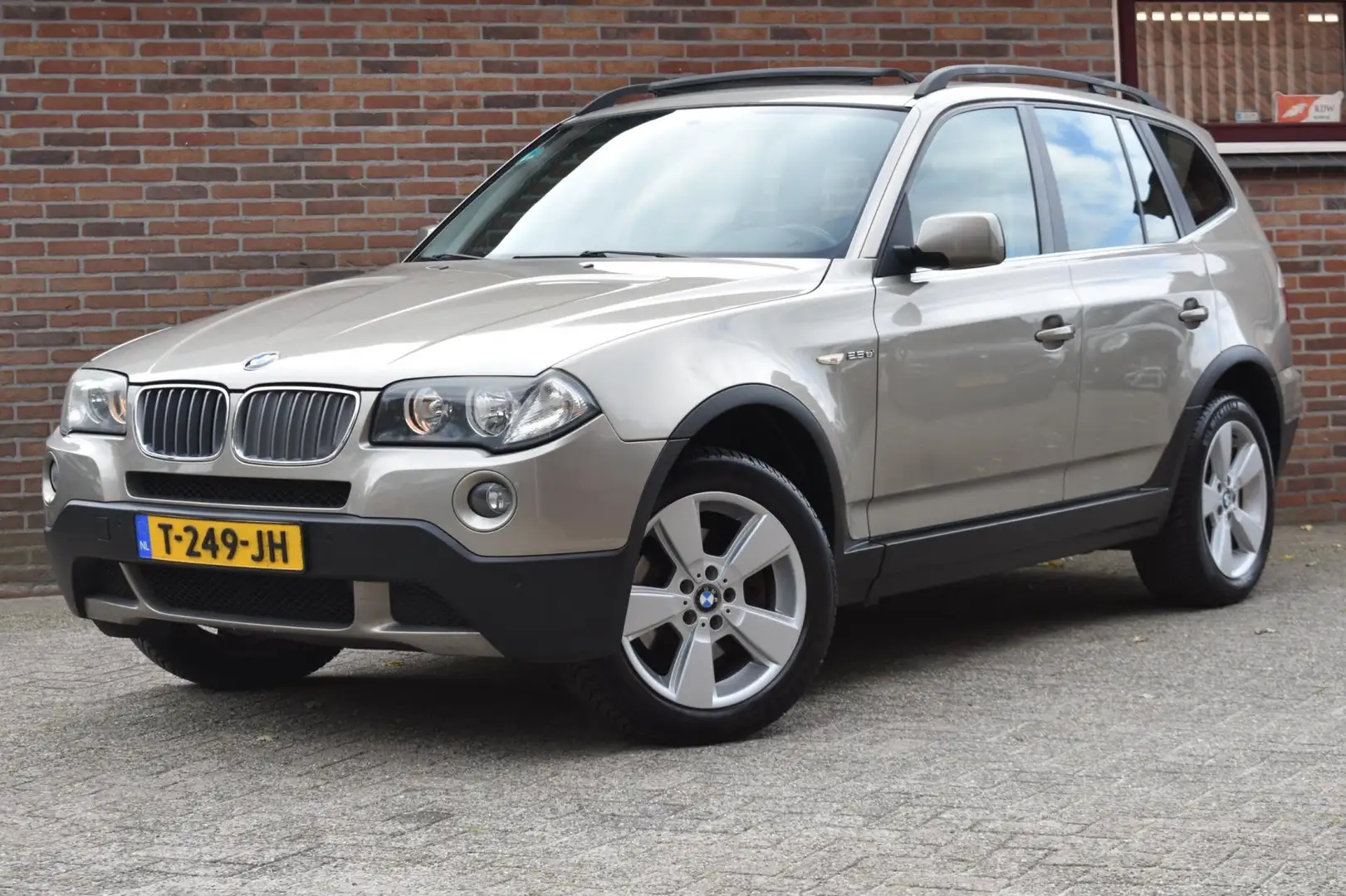 BMW X3 2.5si '08 Pano Clima Inruil mogelijk Grijs - 1
