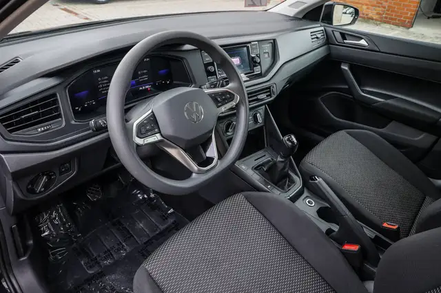 Volkswagen Polo view 9