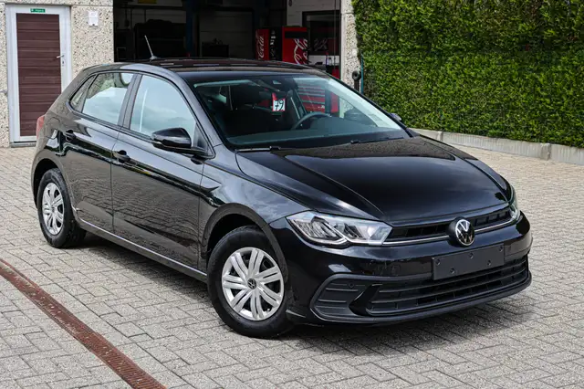 Volkswagen Polo view 3