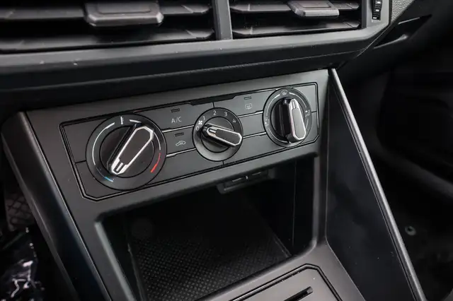 Volkswagen Polo view 13