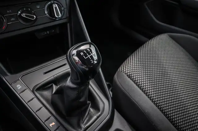 Volkswagen Polo view 14