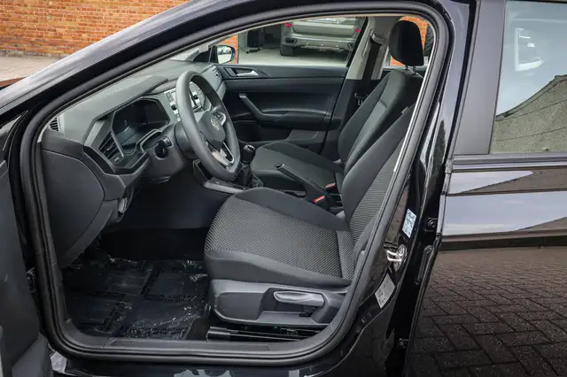 Volkswagen Polo view 10