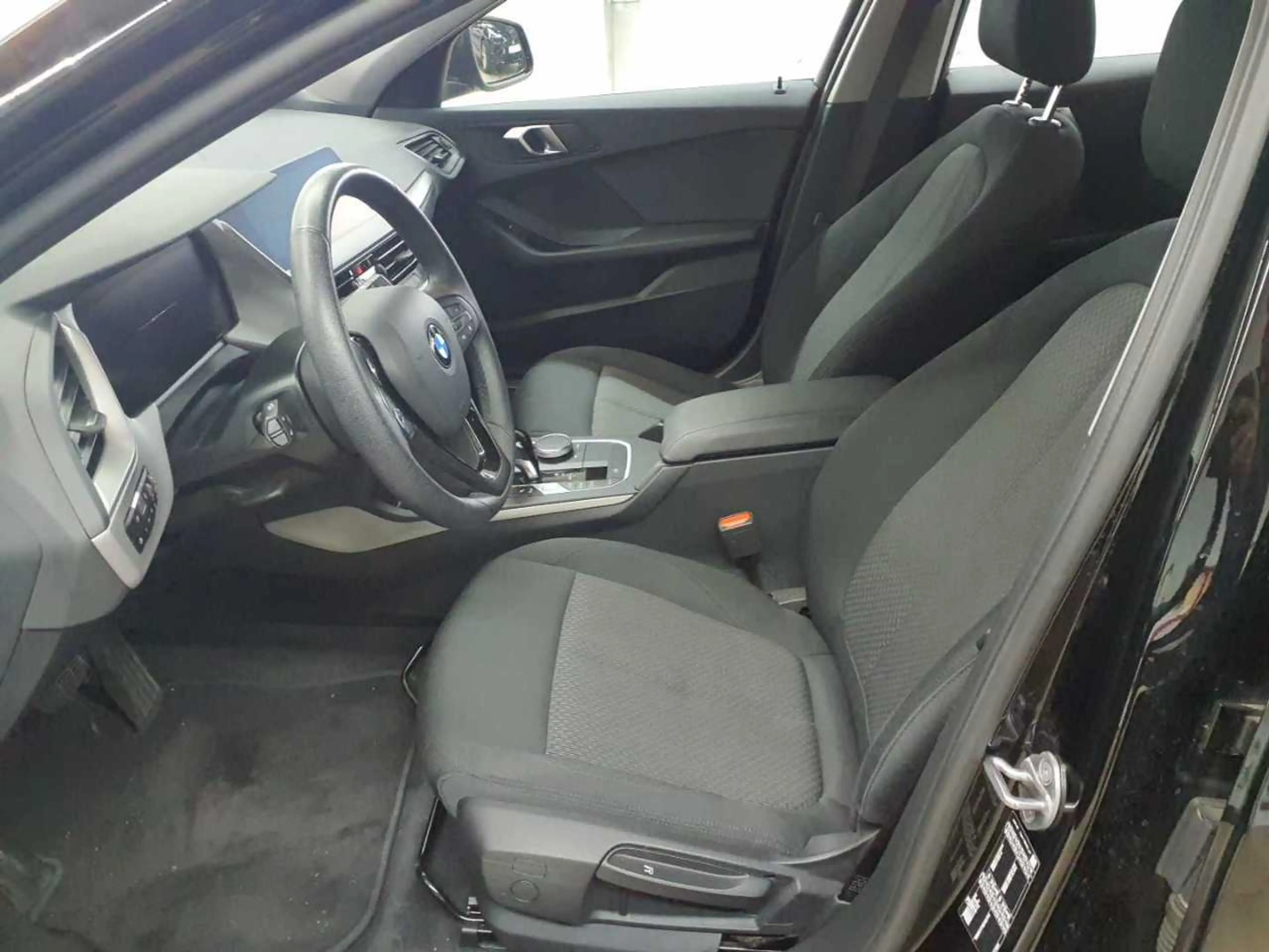 BMW 118 118i Aut. Advantage Navi SHZ LED — photo 8