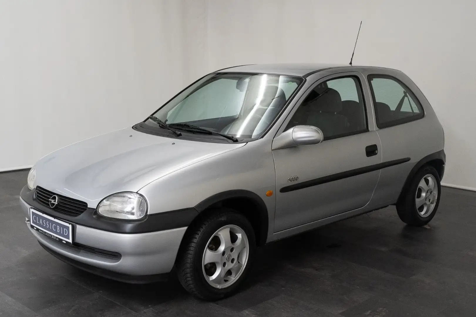 Opel Corsa 1.2 16V Edition 2000 Argent - 1