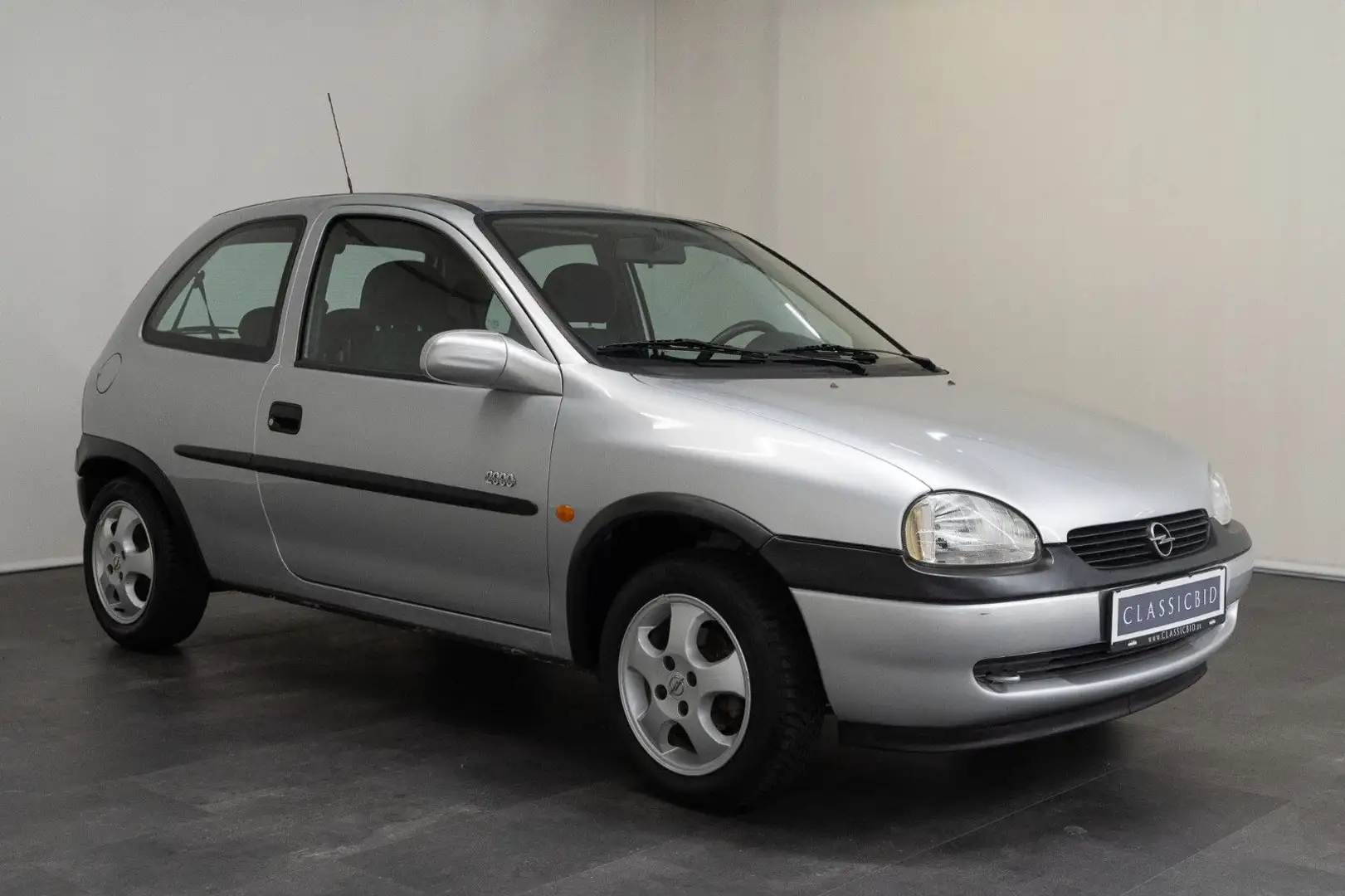 Opel Corsa 1.2 16V Edition 2000 Argent - 2