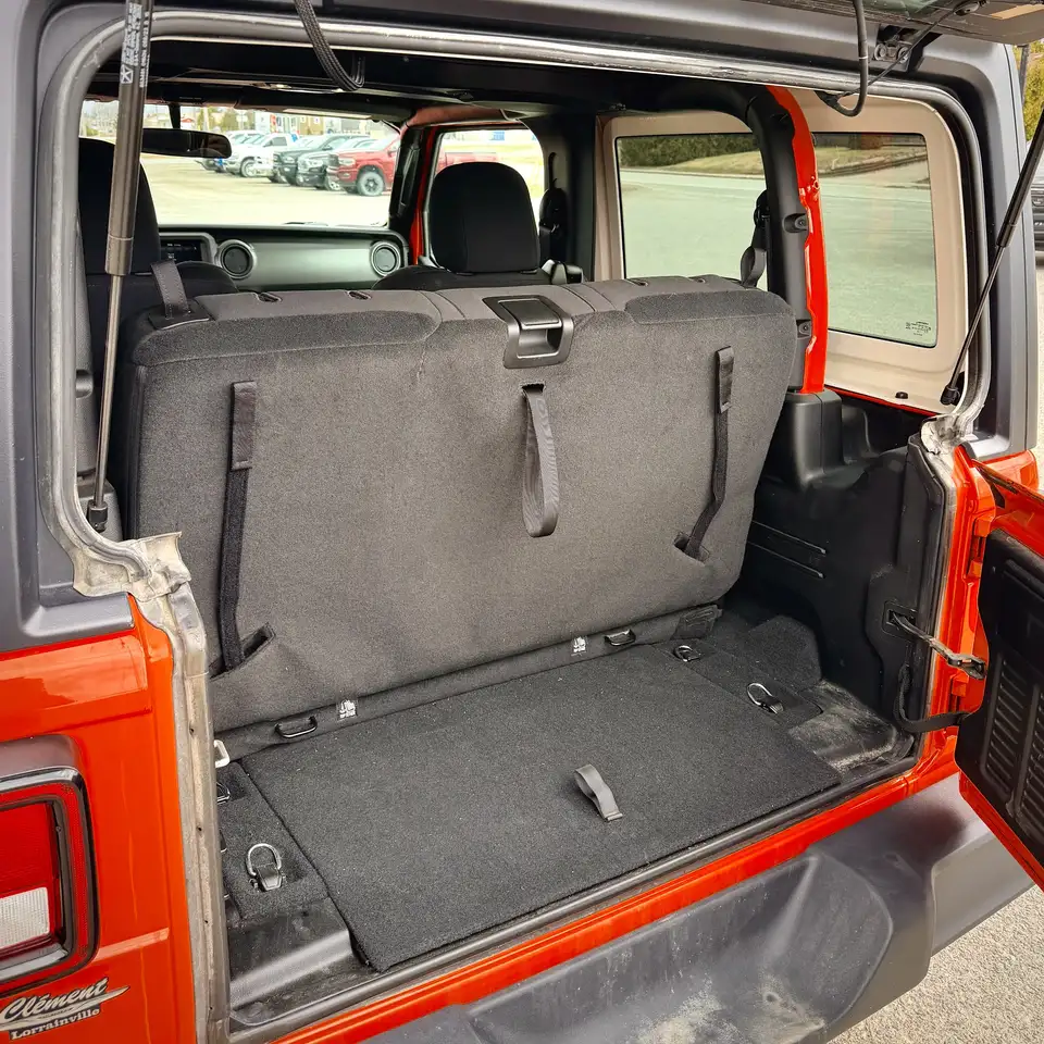 Jeep Wrangler снимка Jeep Wrangler
