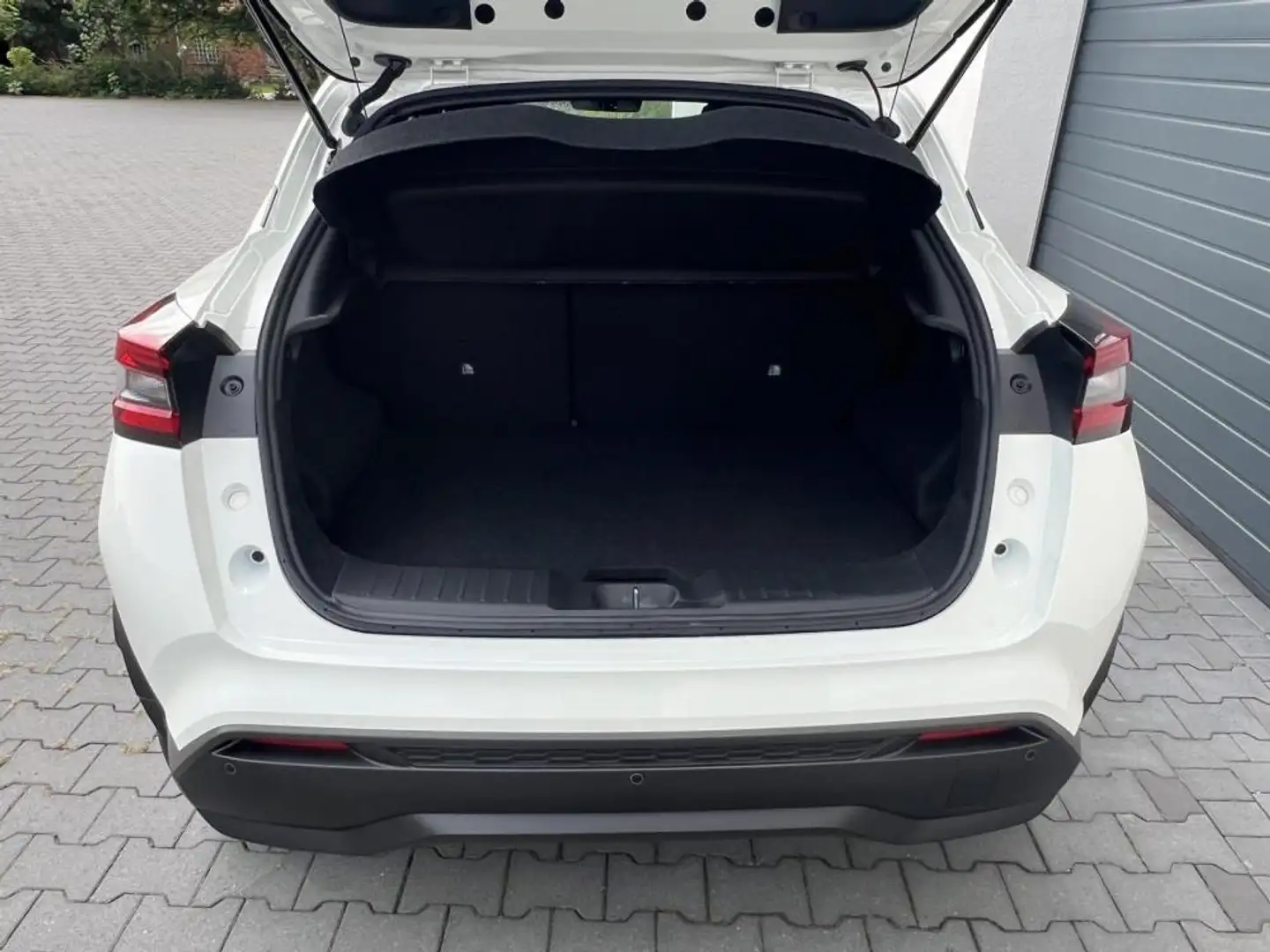 Nissan Juke N-Connecta 1,0 DIG-T Winter 84 kW (114 PS), Sch... - 2