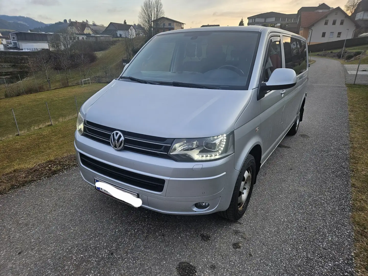 Volkswagen T5 Caravelle LR Comfortline 2,0 BMT TDI 4motion D-PF - 1