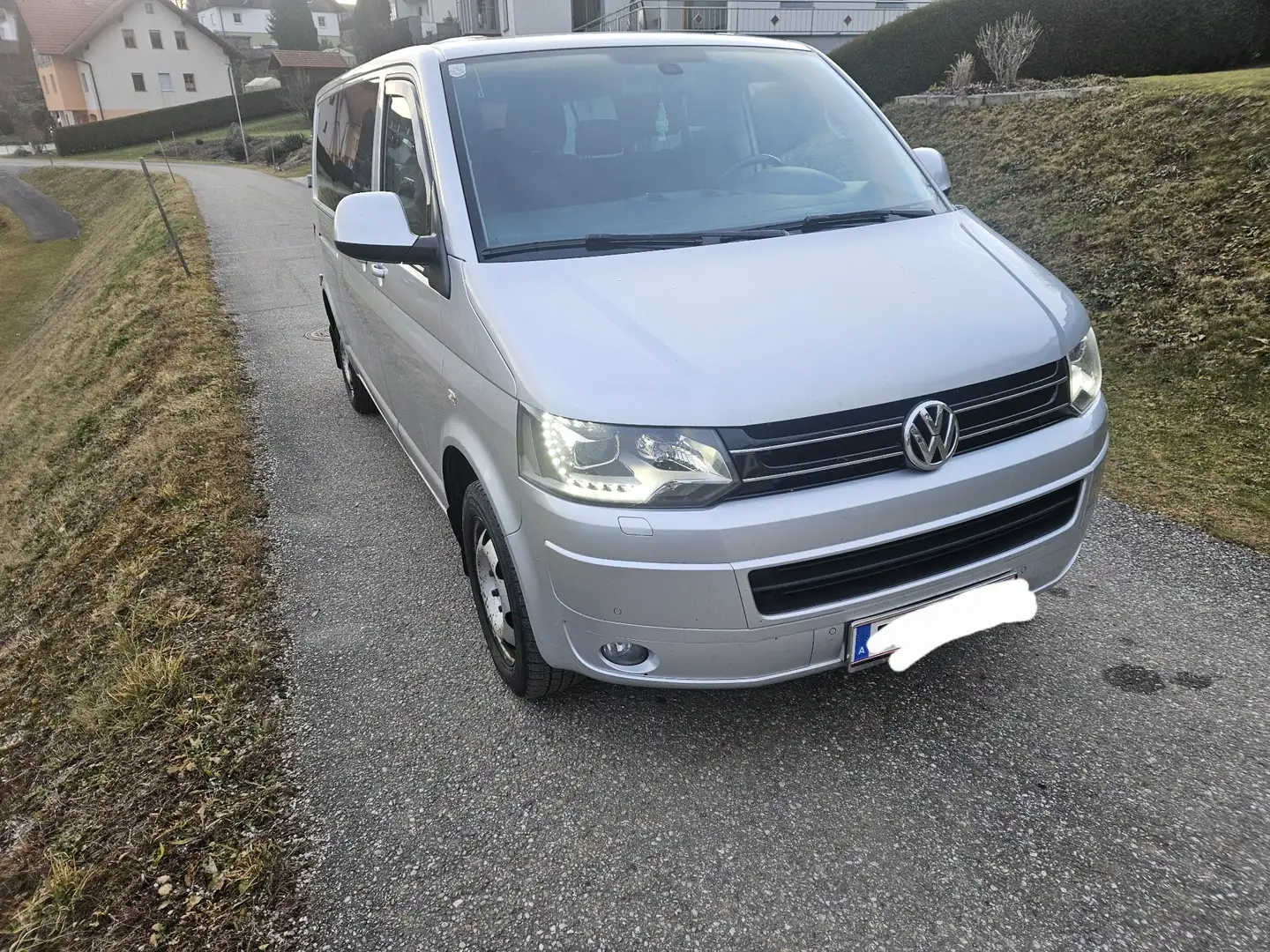 Volkswagen T5 Caravelle LR Comfortline 2,0 BMT TDI 4motion D-PF - 2