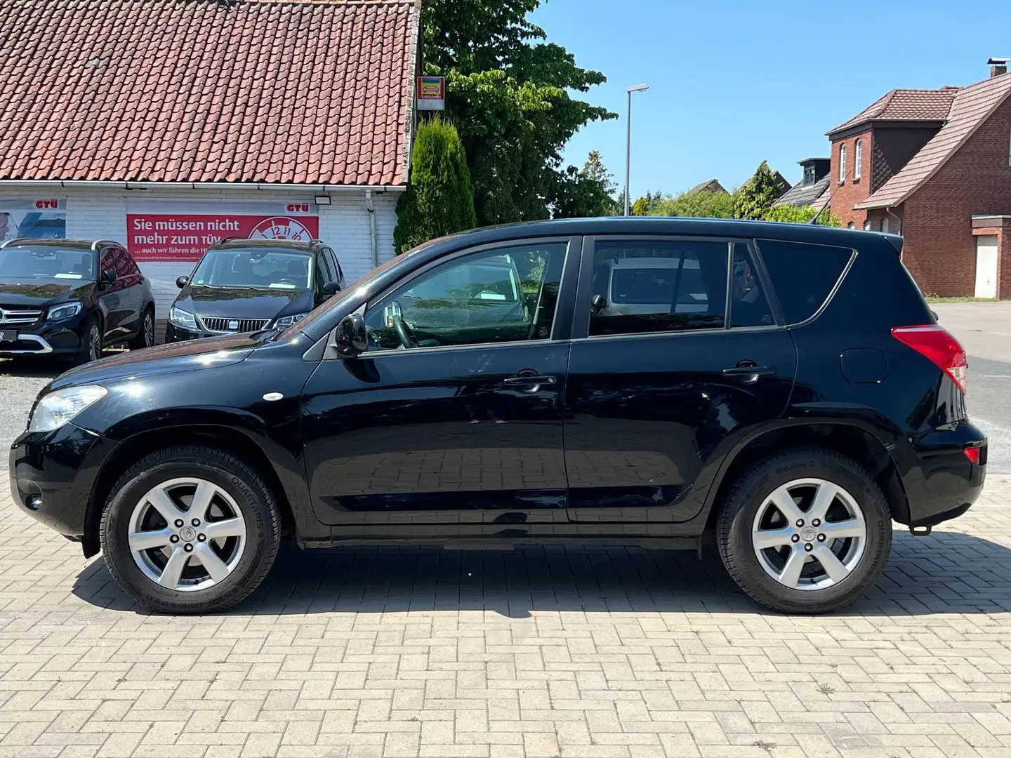 Toyota RAV 4 4 2.2D | 4x4 | Service neu | Reifen neu Schwarz - 2