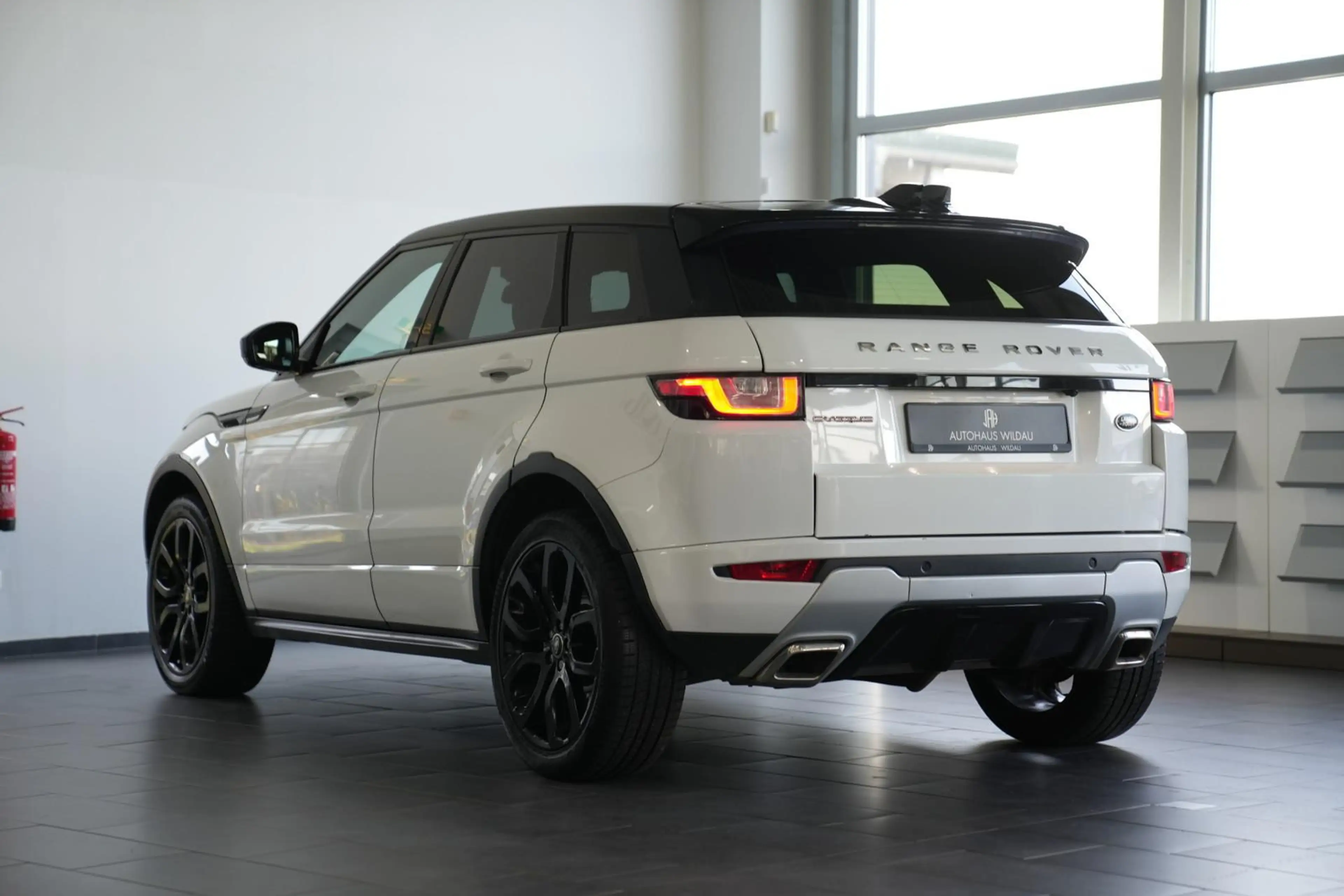 Land Rover Range Rover Evoque SE Dynamic *AUT*NAV*PANO*LED*SHZ* — photo 10