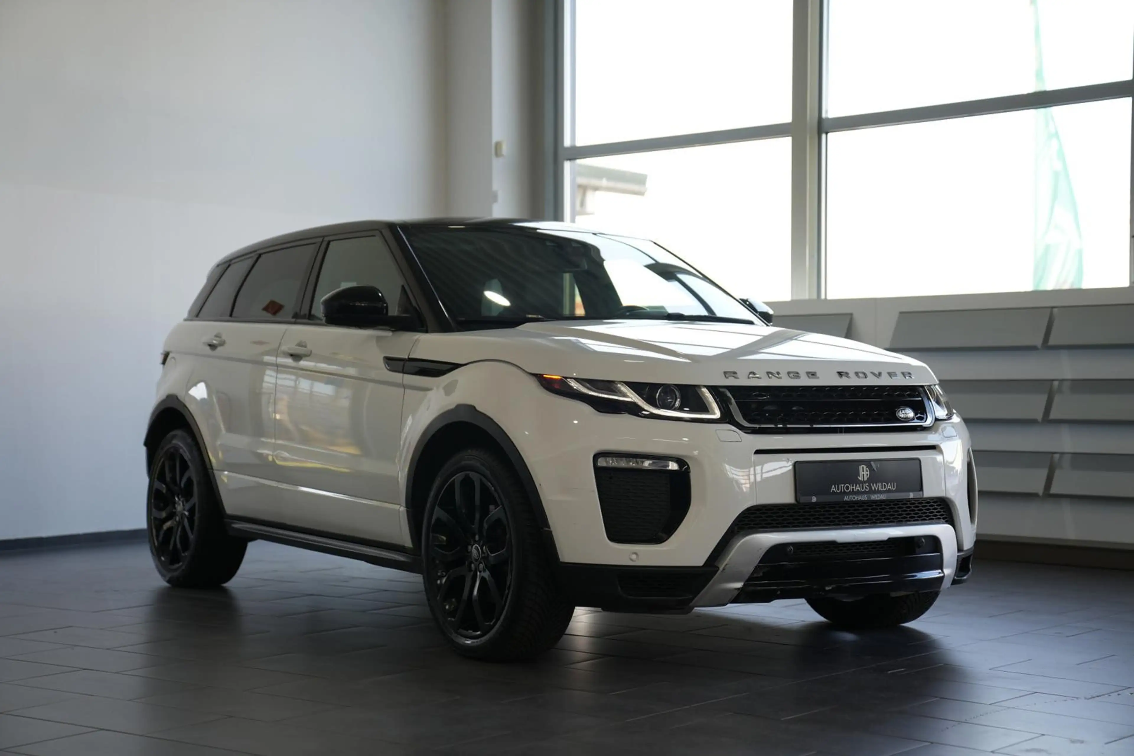 Land Rover Range Rover Evoque SE Dynamic *AUT*NAV*PANO*LED*SHZ* — photo 5