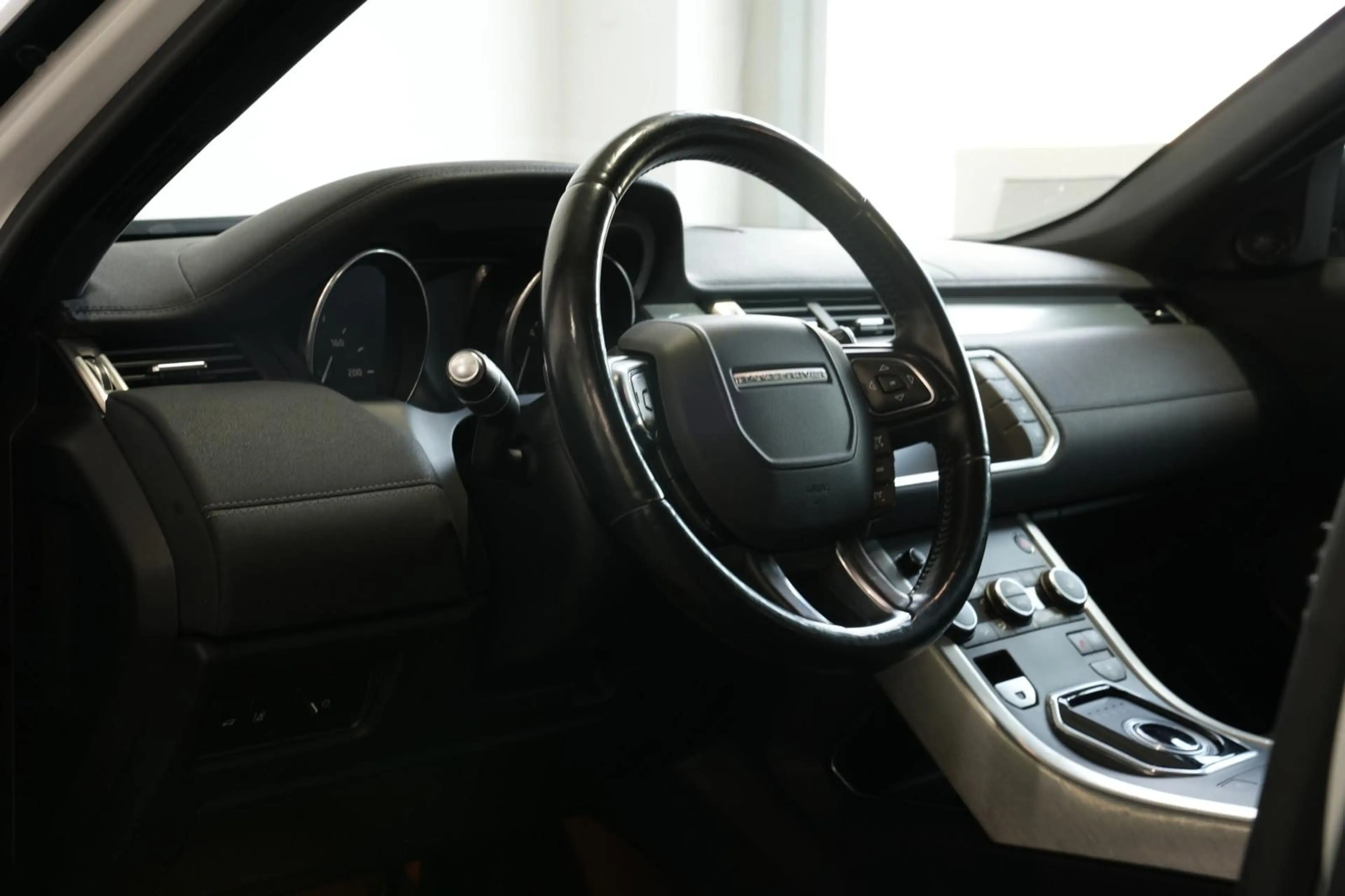 Land Rover Range Rover Evoque SE Dynamic *AUT*NAV*PANO*LED*SHZ* — photo 14