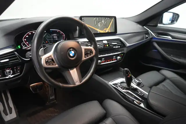 BMW 5 Series view 11