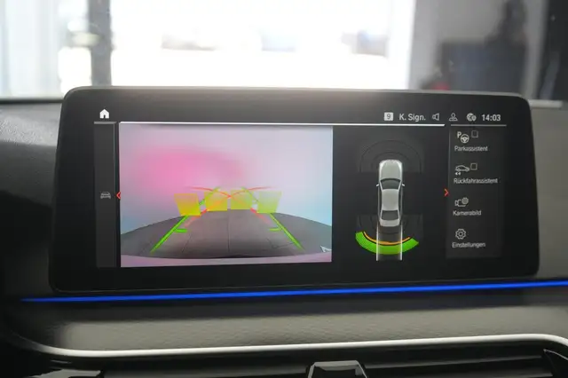 BMW 5 Series view 13