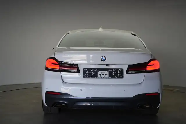 BMW 5 Series view 3