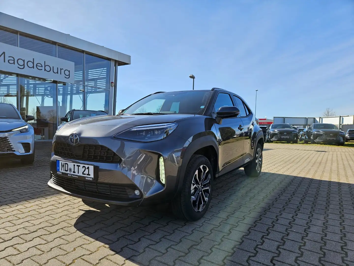 Toyota Yaris Cross 1.5 Teamplayer Safety-Paket, Winter Grau - 2