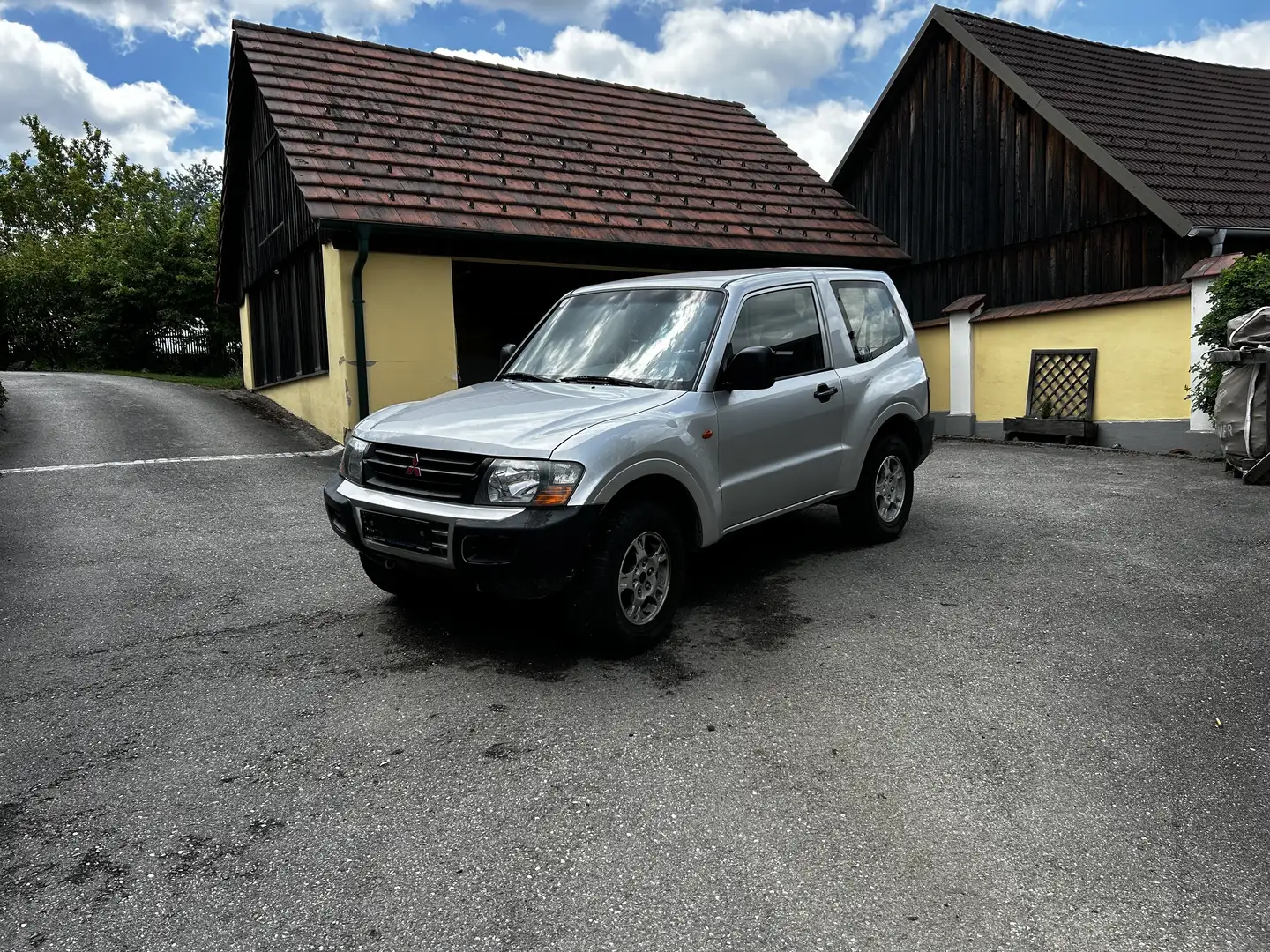 Mitsubishi Pajero GLS 3,2 DI-D TD Silber - 2