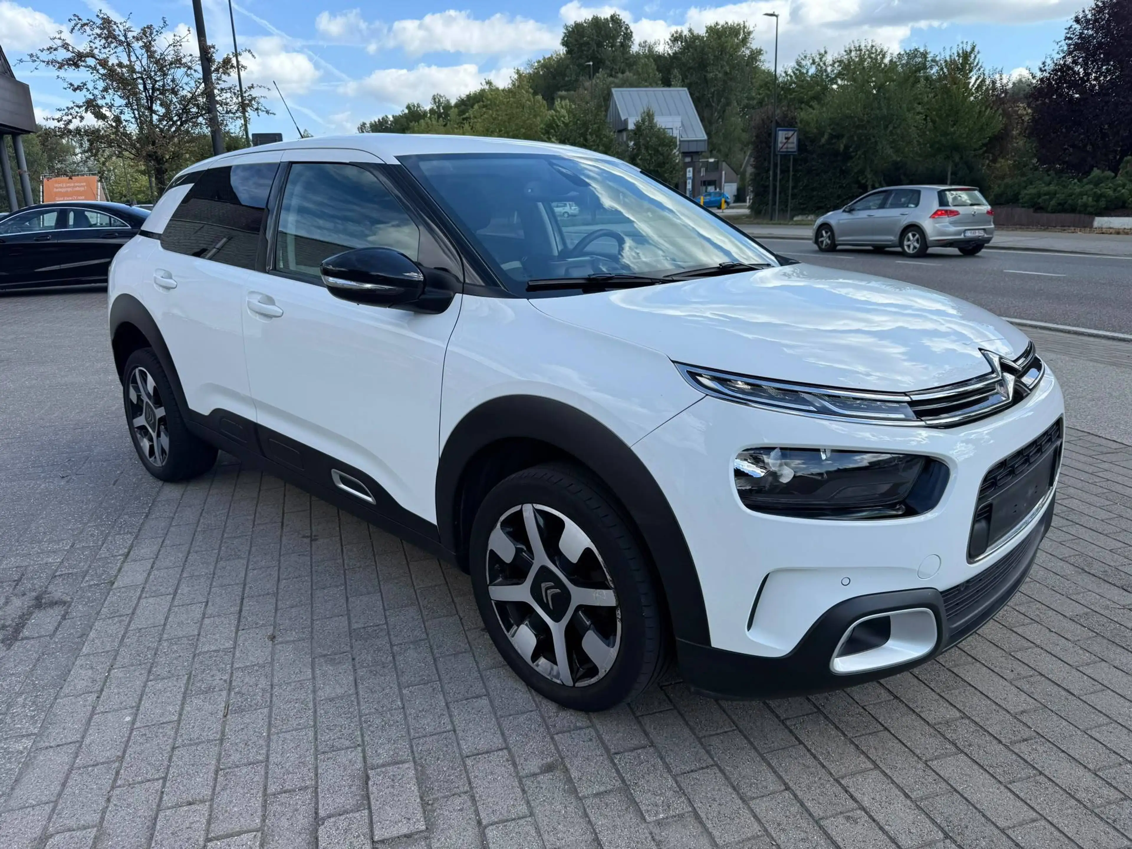 Citroen C4 Cactus C4 Cactus 1.2 PureTech Business GPS (EU6.2)(Fleet)GARANTIE 1 AN/JAAR — photo 2