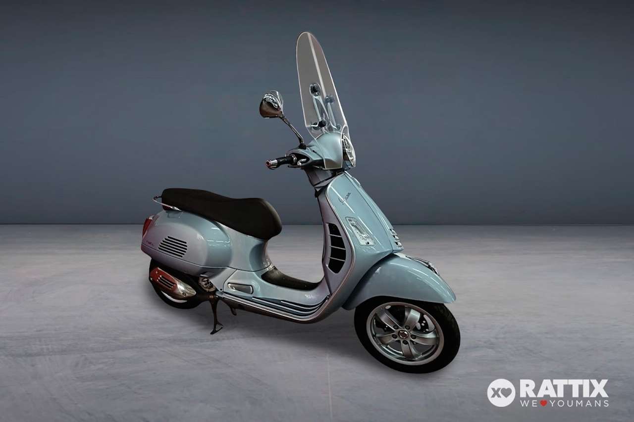 Vespa GTS 300 hpe Super Racing Sixties Abs my20