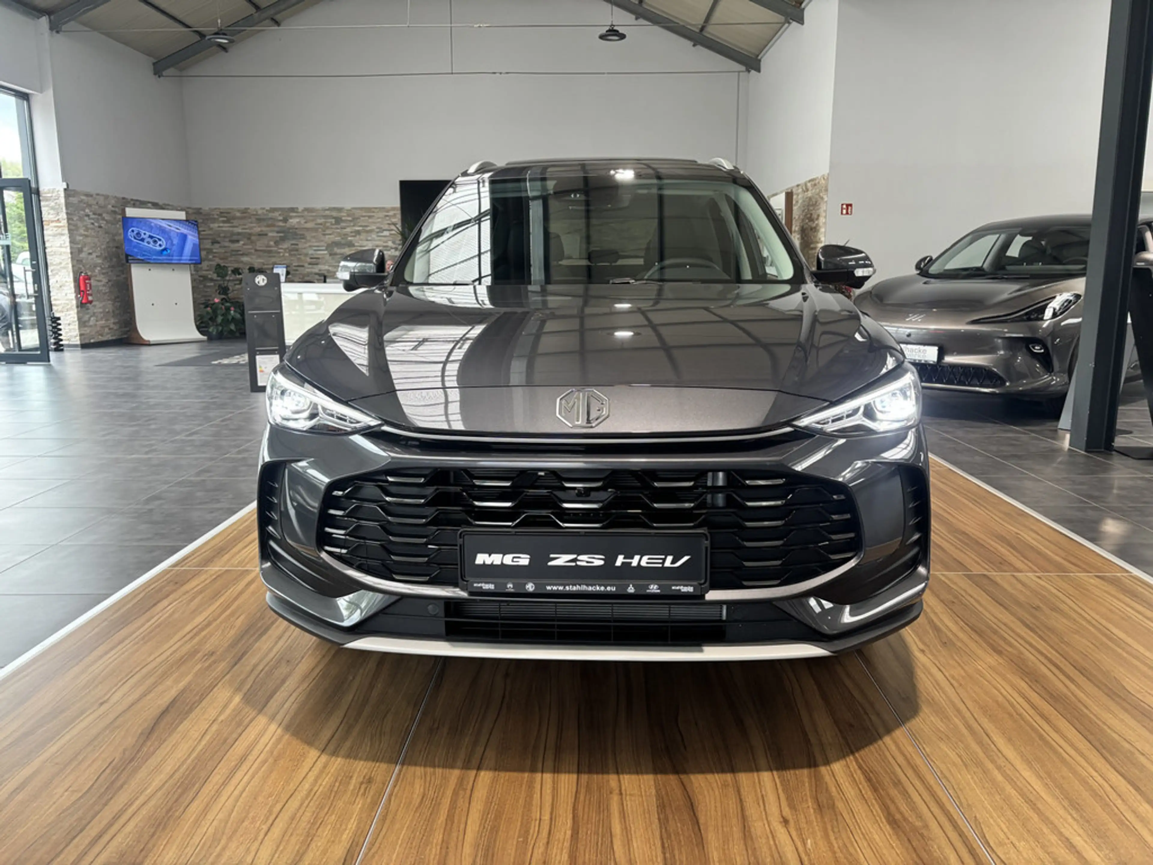 MG ZS 1.5 Hybrid+ 145 kW Standard PDC KAMERA — photo 3