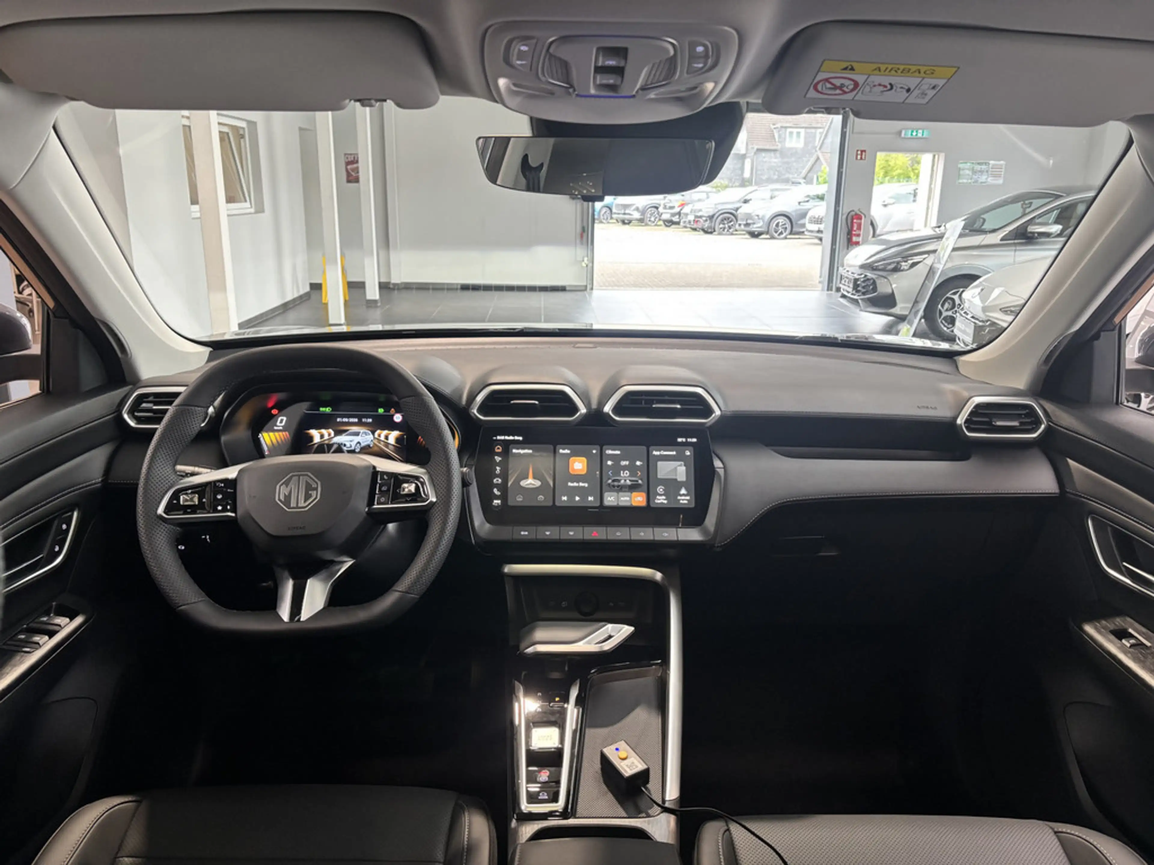 MG ZS 1.5 Hybrid+ 145 kW Standard PDC KAMERA — photo 10