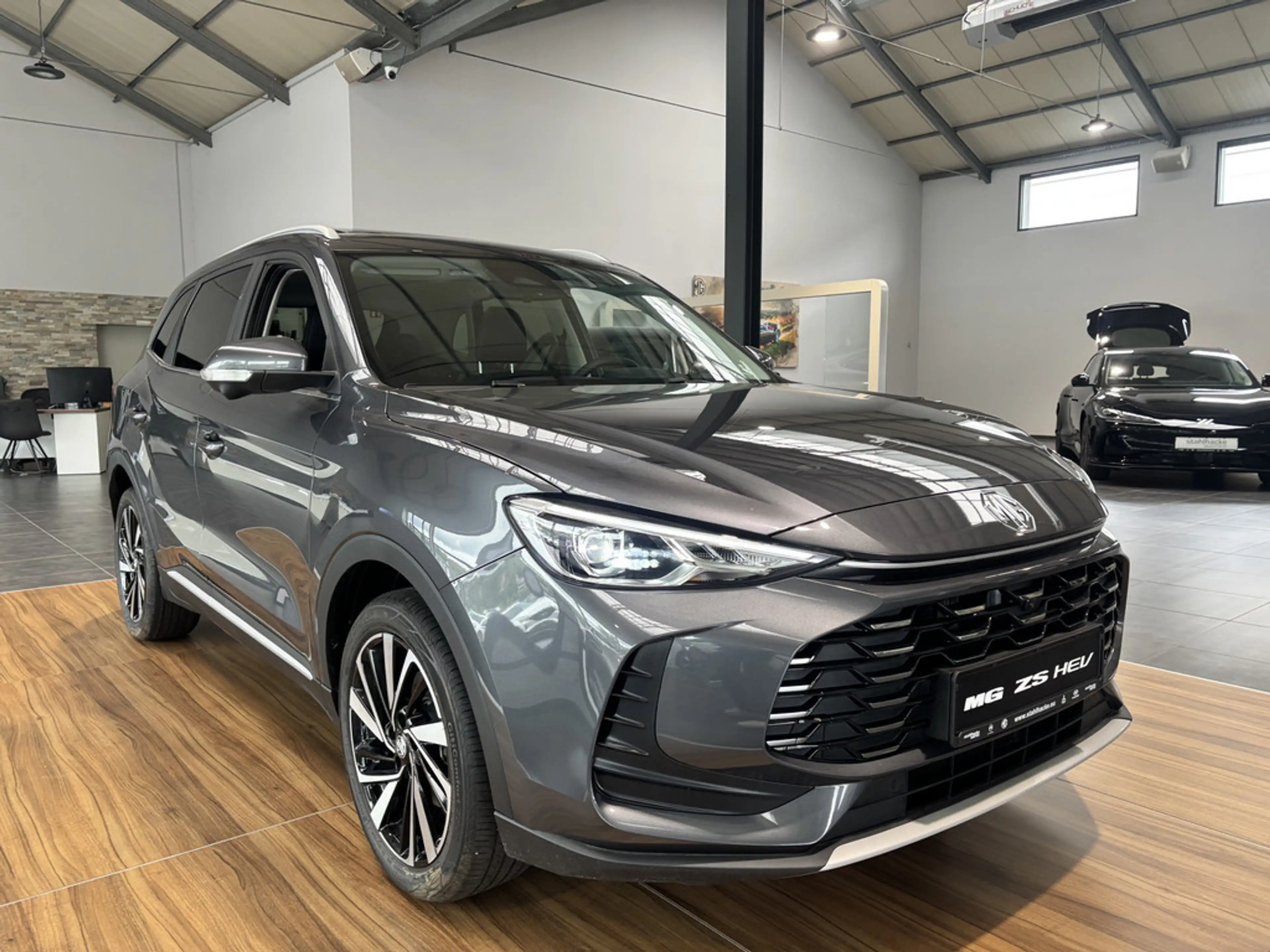 MG ZS 1.5 Hybrid+ 145 kW Standard PDC KAMERA — photo 4