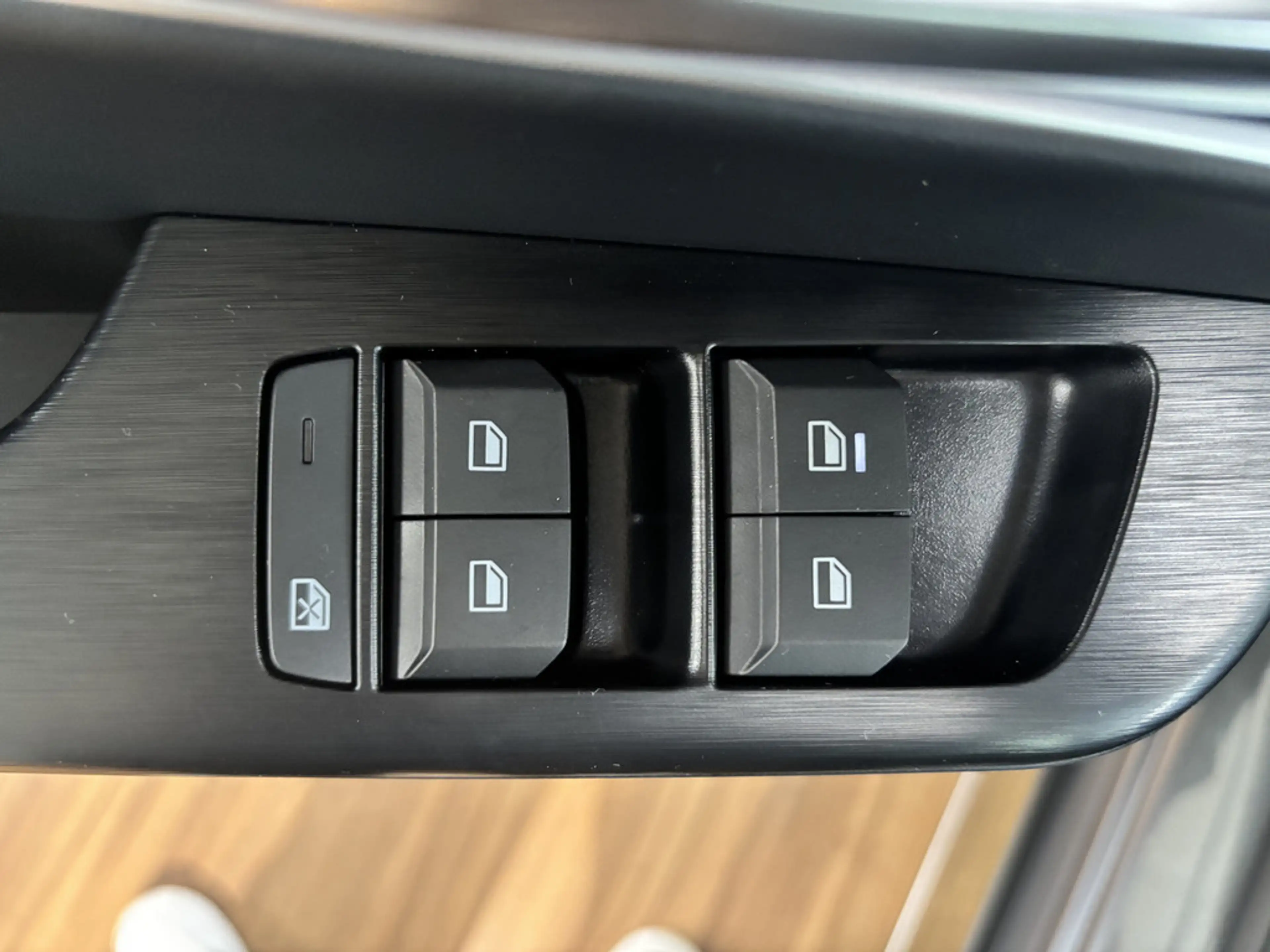 MG ZS 1.5 Hybrid+ 145 kW Standard PDC KAMERA — photo 12