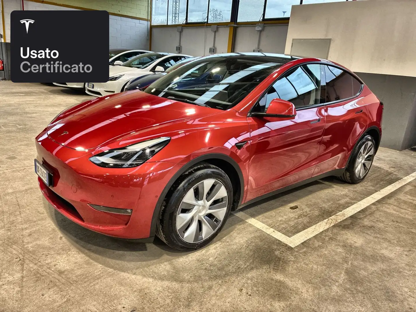 Tesla Model Y Long Range AWD Rosso - 2