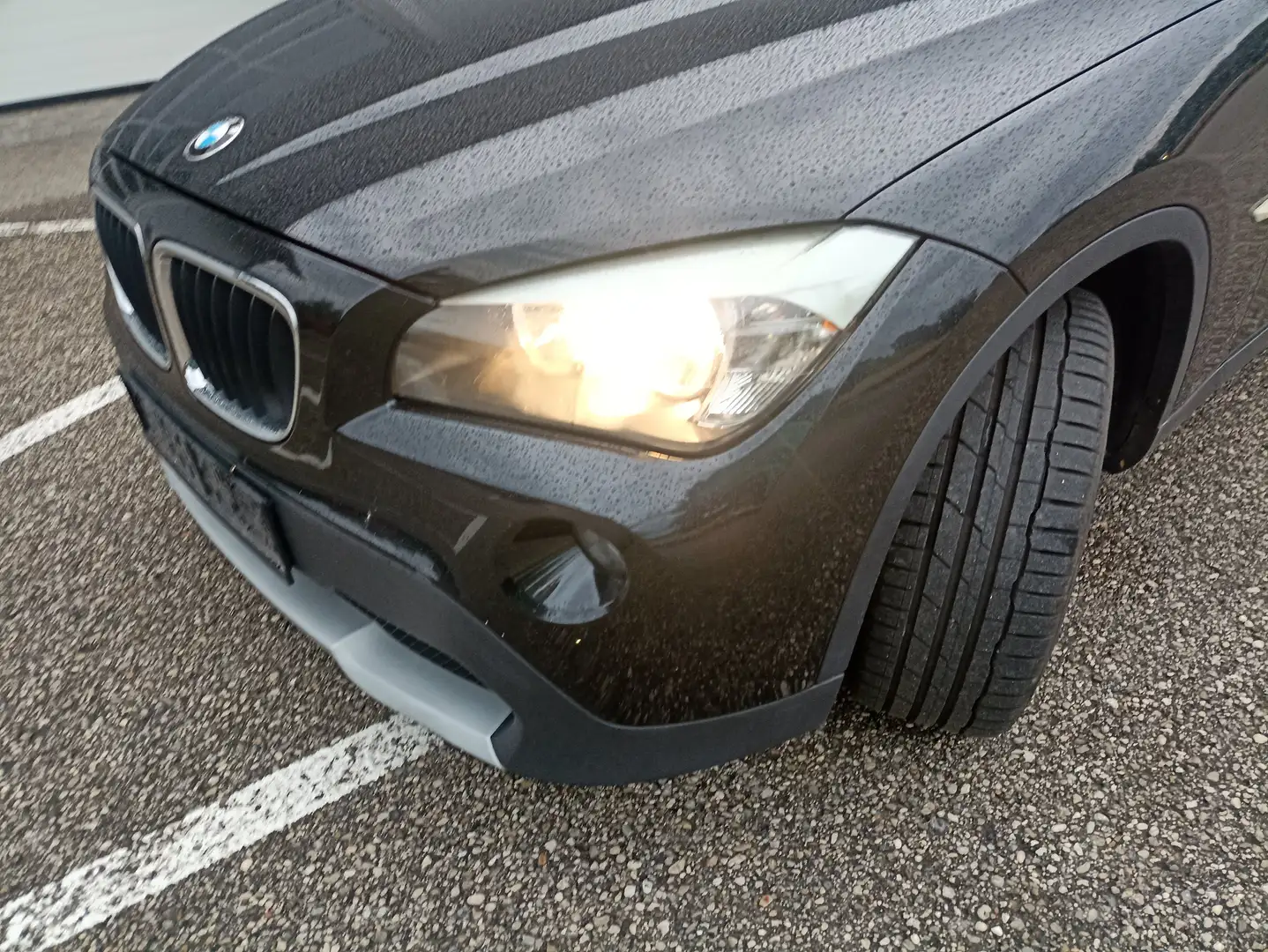BMW X1 sDrive18d,Tempo,PDC,8fach Alu Noir - 1