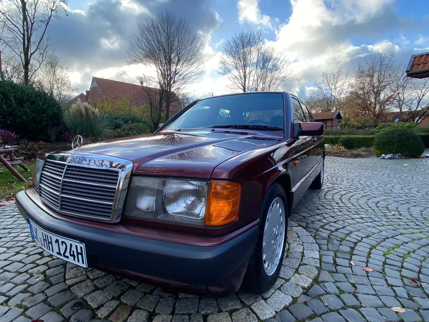 Mercedes-Benz 190 190 E 1.8 Avantgarde rosso  85TKM Klima Scheckhft. - 1