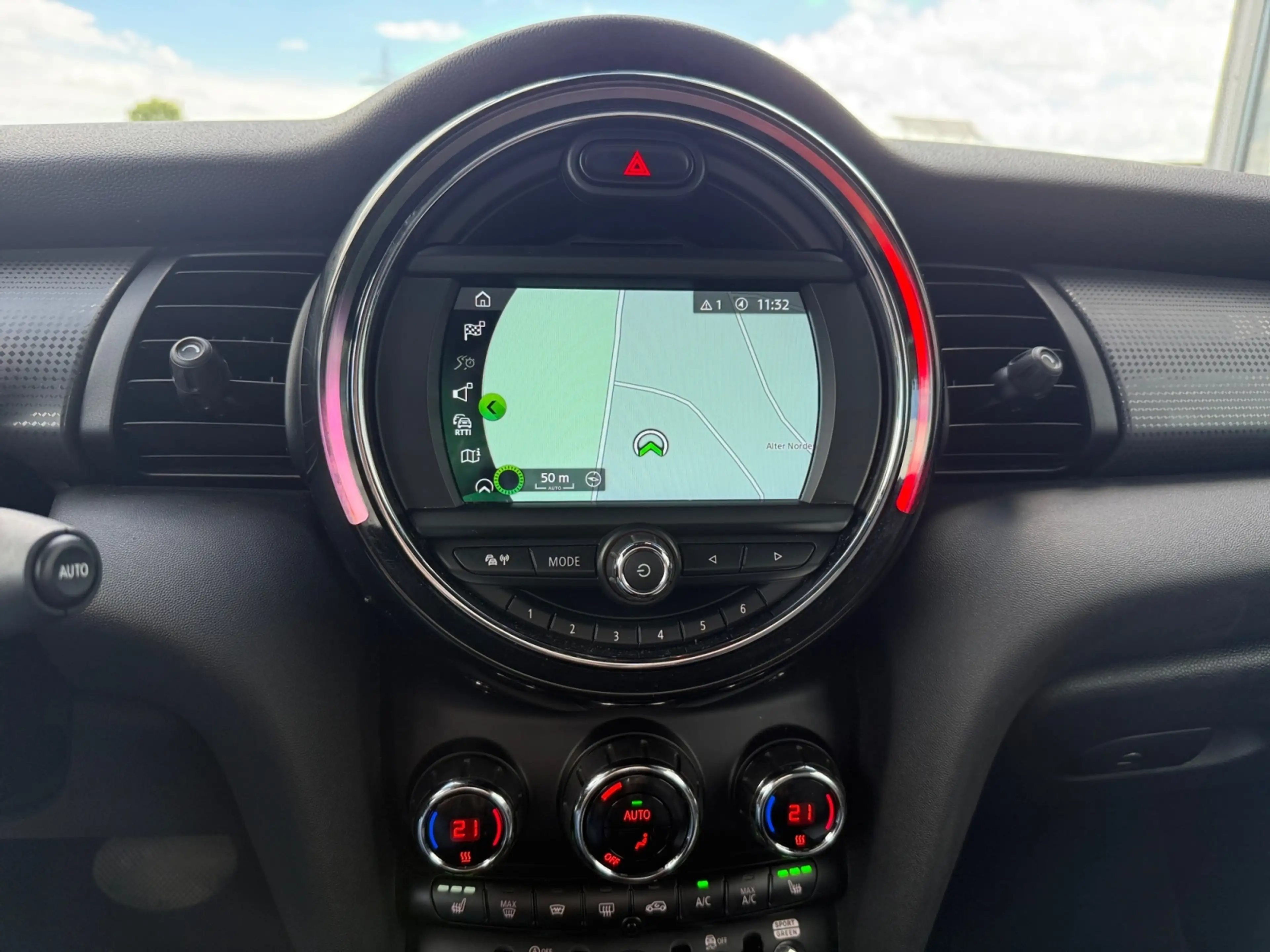 MINI Cooper Cabrio Cooper Cabrio CHILI LED Navi SHZ Tempomat — photo 14