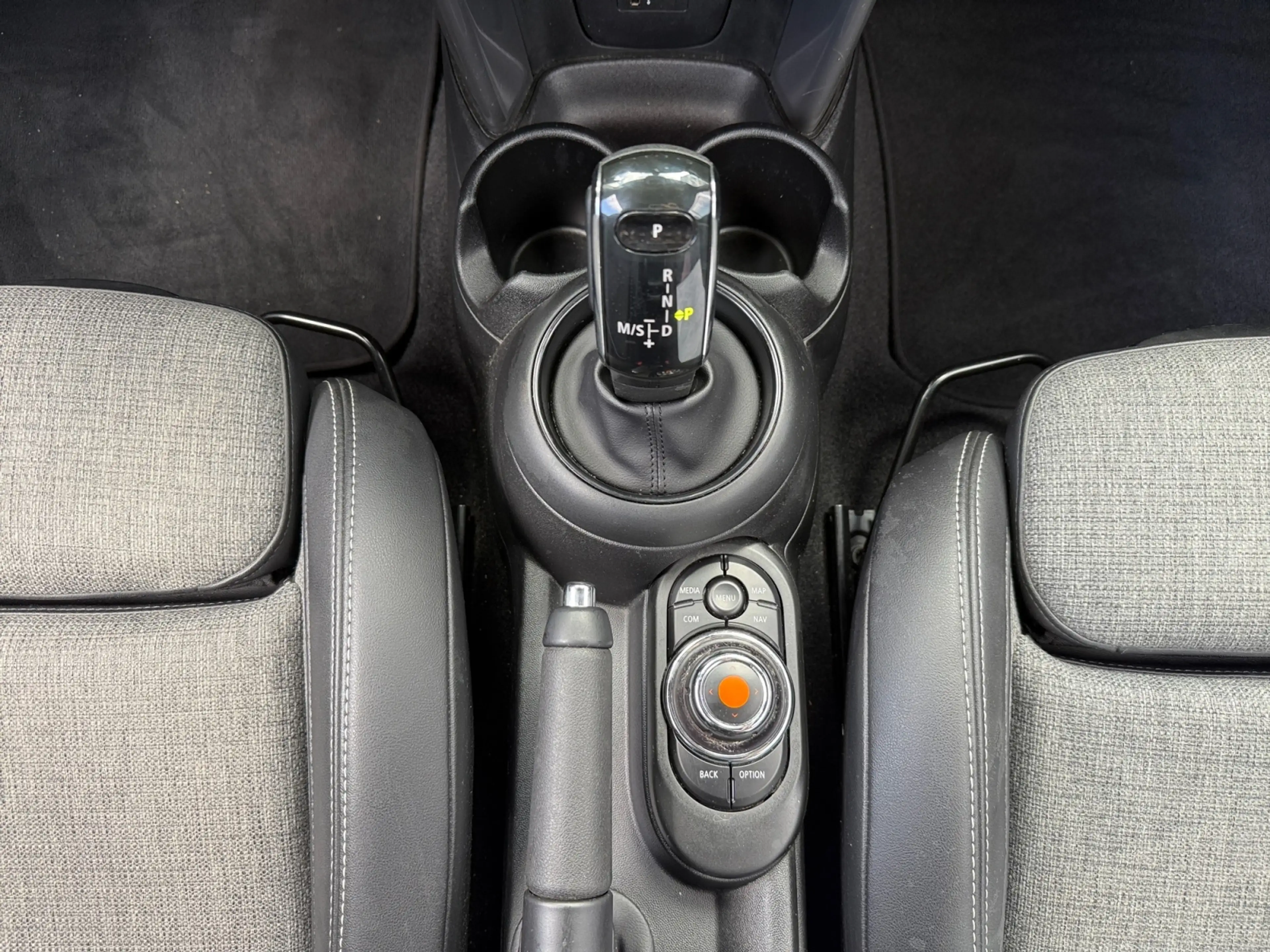 MINI Cooper Cabrio Cooper Cabrio CHILI LED Navi SHZ Tempomat — photo 15