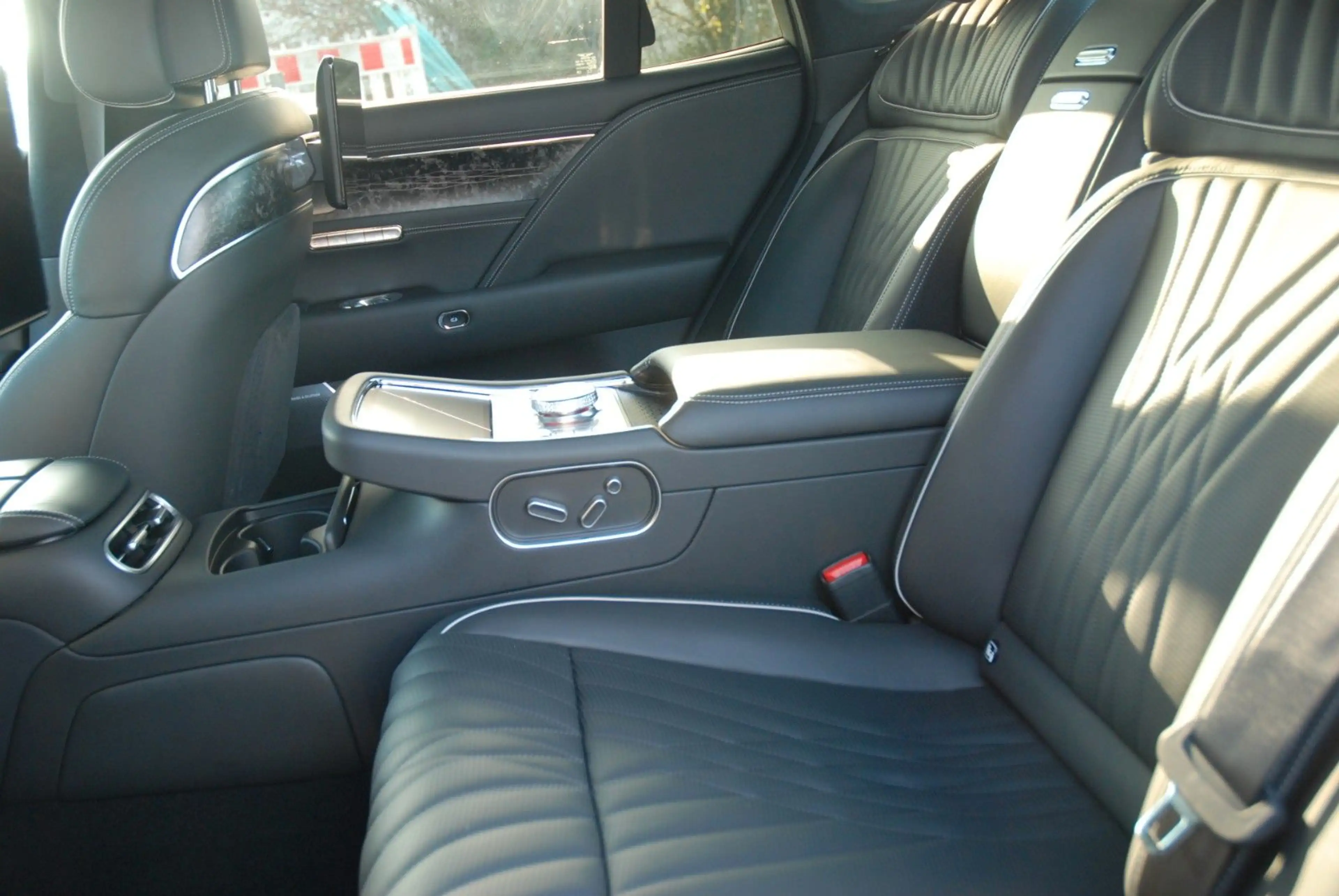 Genesis G90 3.5T MHEV Luxury Plus AWD 4-Sitzer — photo 10