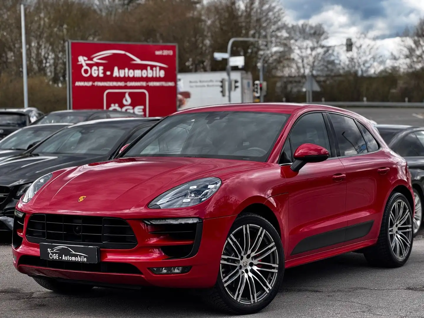 Porsche Macan 3.0 GTS/LED/ACC/Keyless/Luft/21" Rood - 1