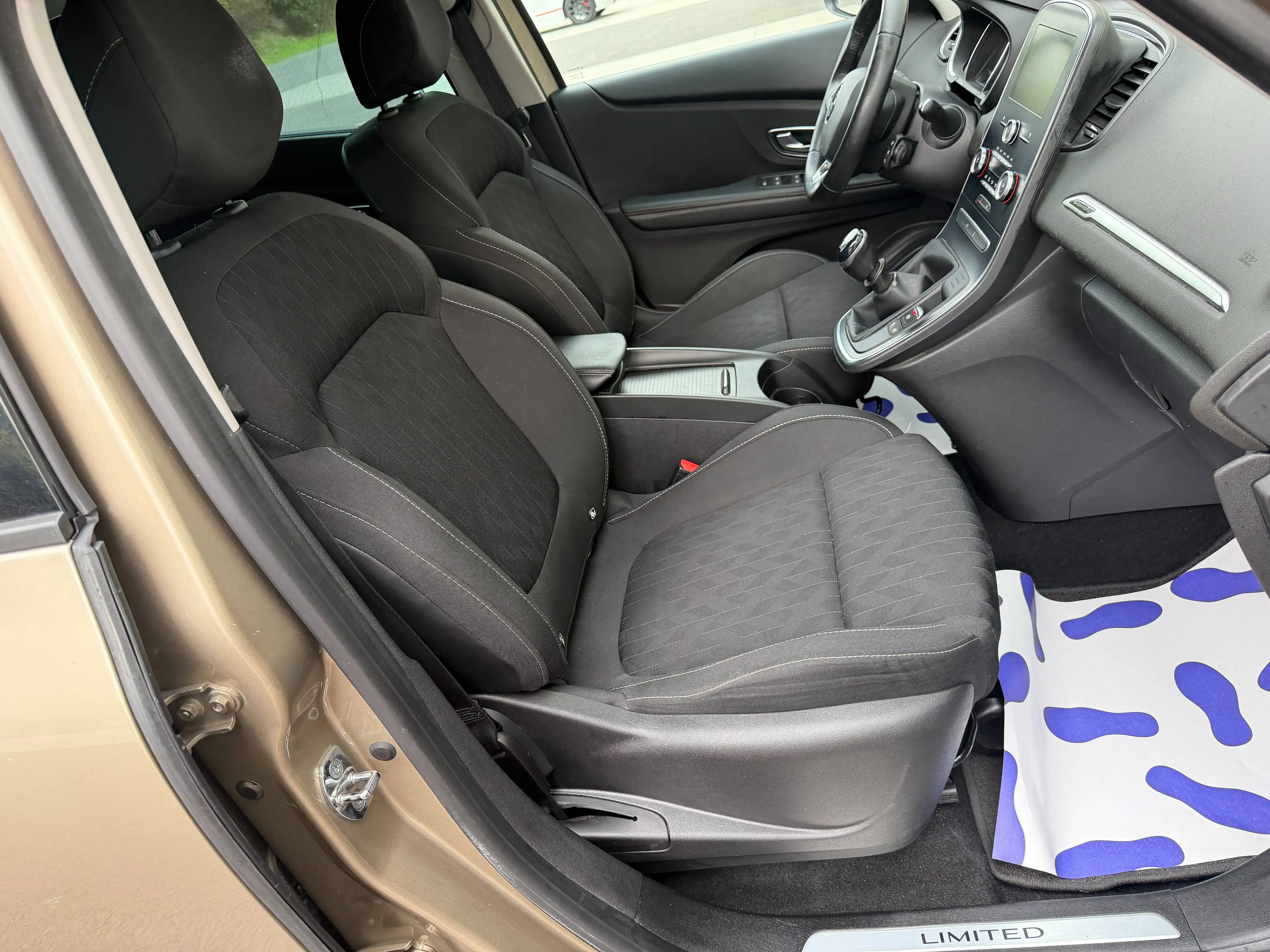Renault Grand Scenic 1.33 TCe Energy Limited 7PLACES/GPS/BLUETOOTH/CRUISE/PDC/ATTACHE REMORQUE/GARANTIE 12 MOIS — photo 13