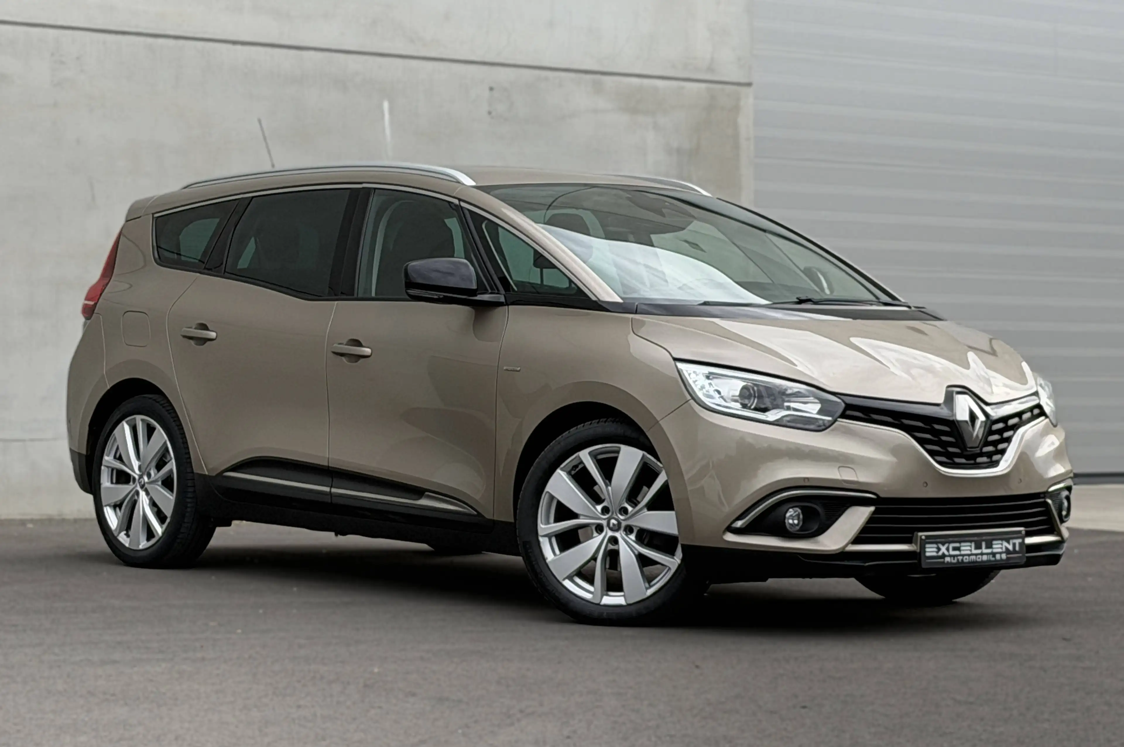 Renault Grand Scenic 1.33 TCe Energy Limited 7PLACES/GPS/BLUETOOTH/CRUISE/PDC/ATTACHE REMORQUE/GARANTIE 12 MOIS — photo 2