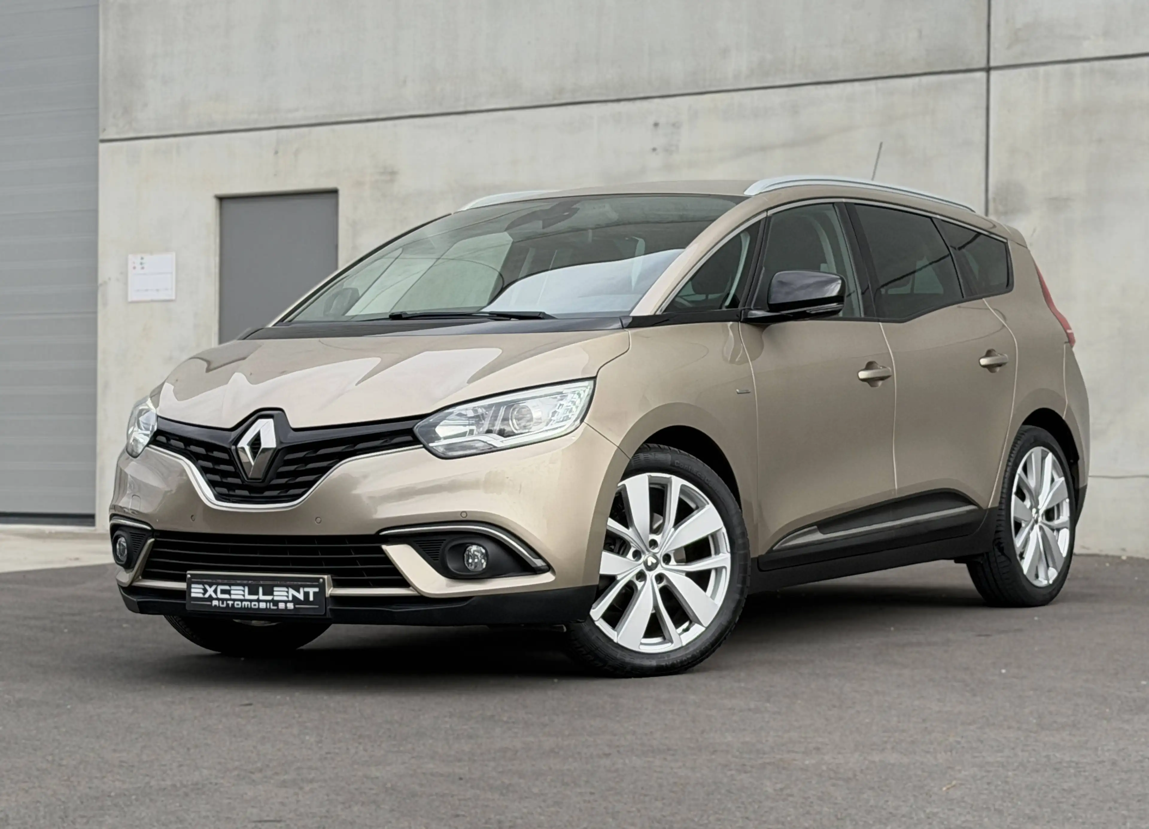 Renault Grand Scenic 1.33 TCe Energy Limited 7PLACES/GPS/BLUETOOTH/CRUISE/PDC/ATTACHE REMORQUE/GARANTIE 12 MOIS