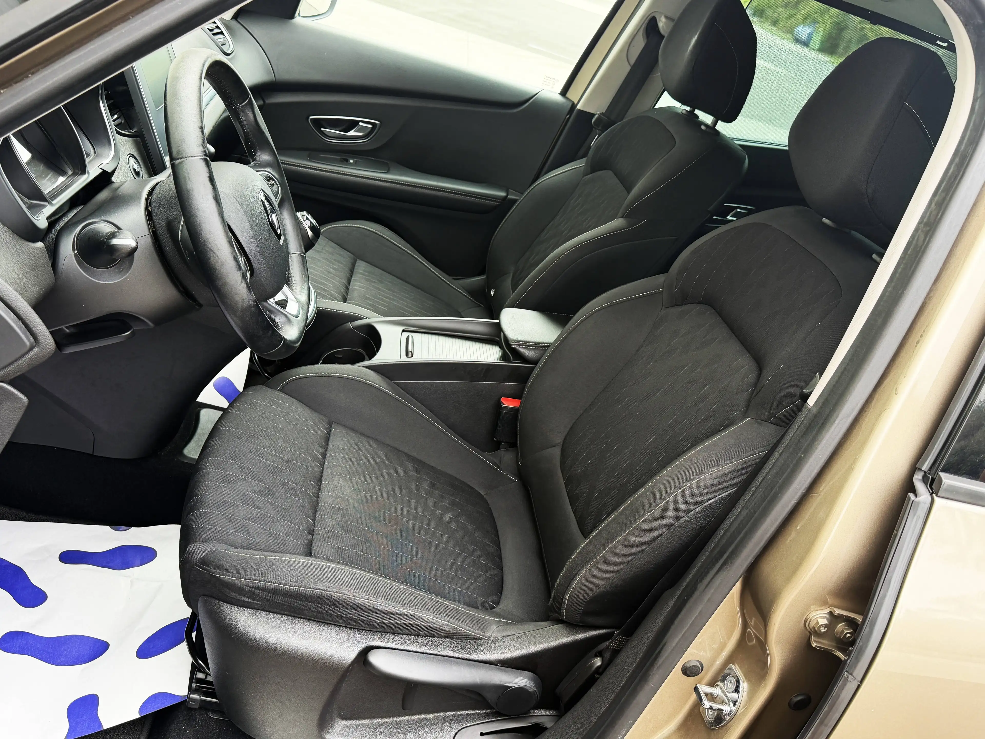 Renault Grand Scenic 1.33 TCe Energy Limited 7PLACES/GPS/BLUETOOTH/CRUISE/PDC/ATTACHE REMORQUE/GARANTIE 12 MOIS — photo 11