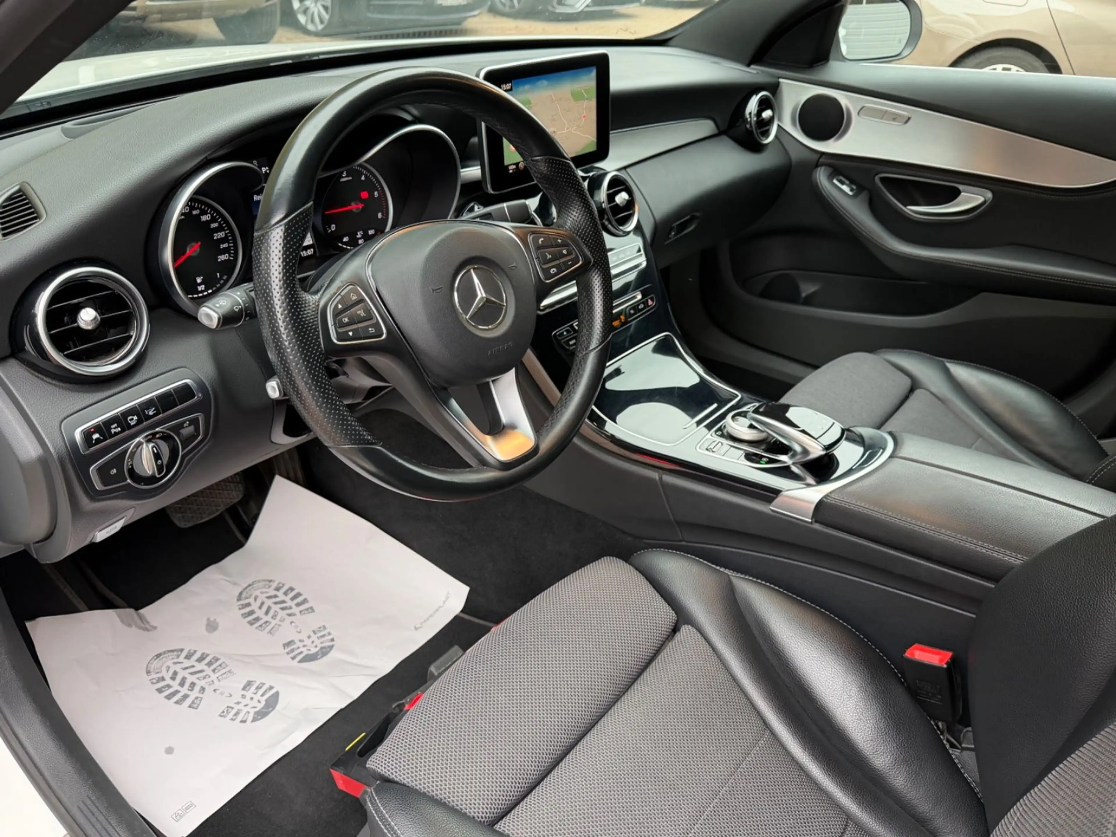 Mercedes-Benz C 220 d T-Modell Head-Up 8-Fach LED Kamera — photo 10